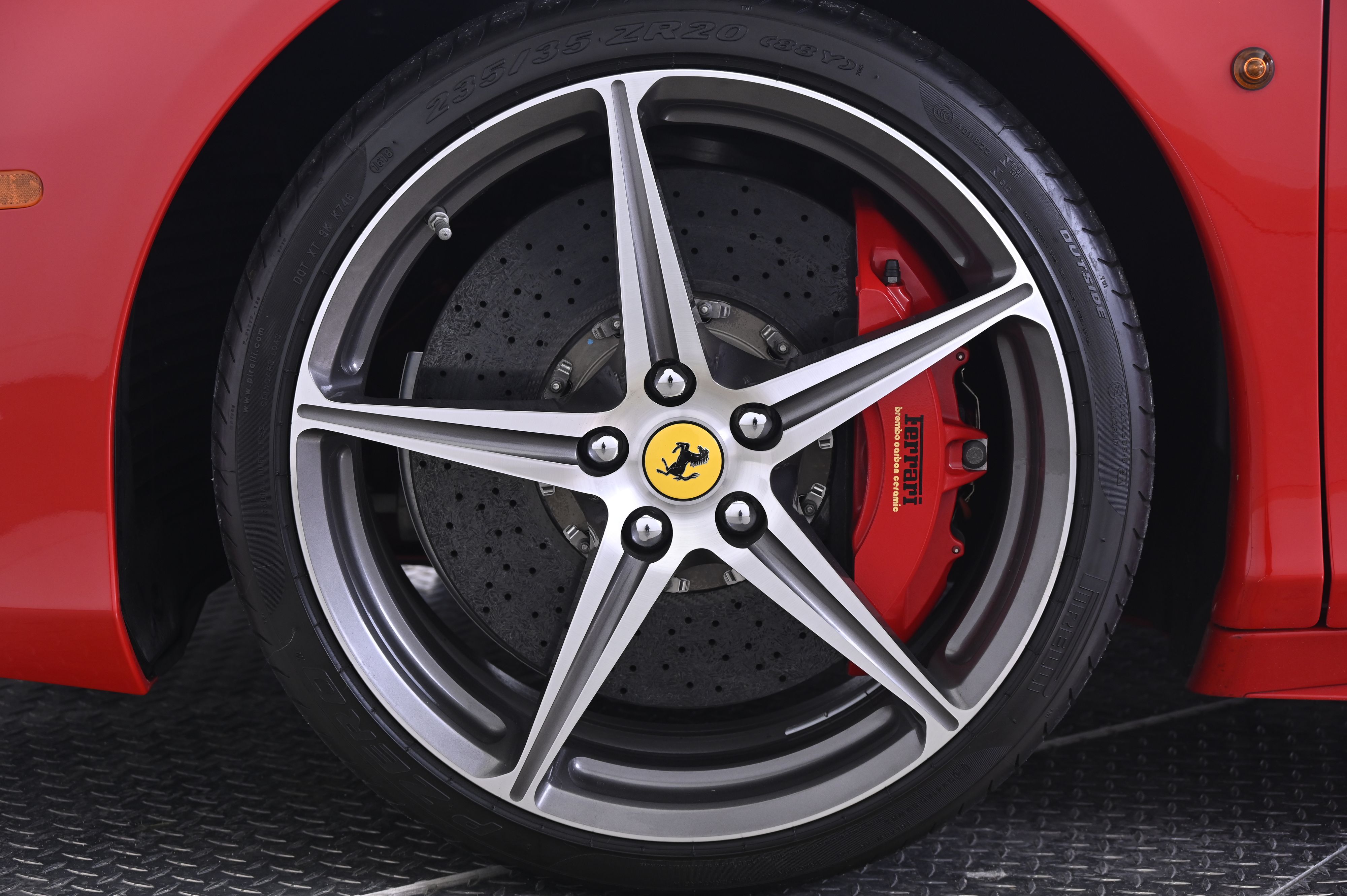 Thumbnail: 2013 Ferrari 458 - 15