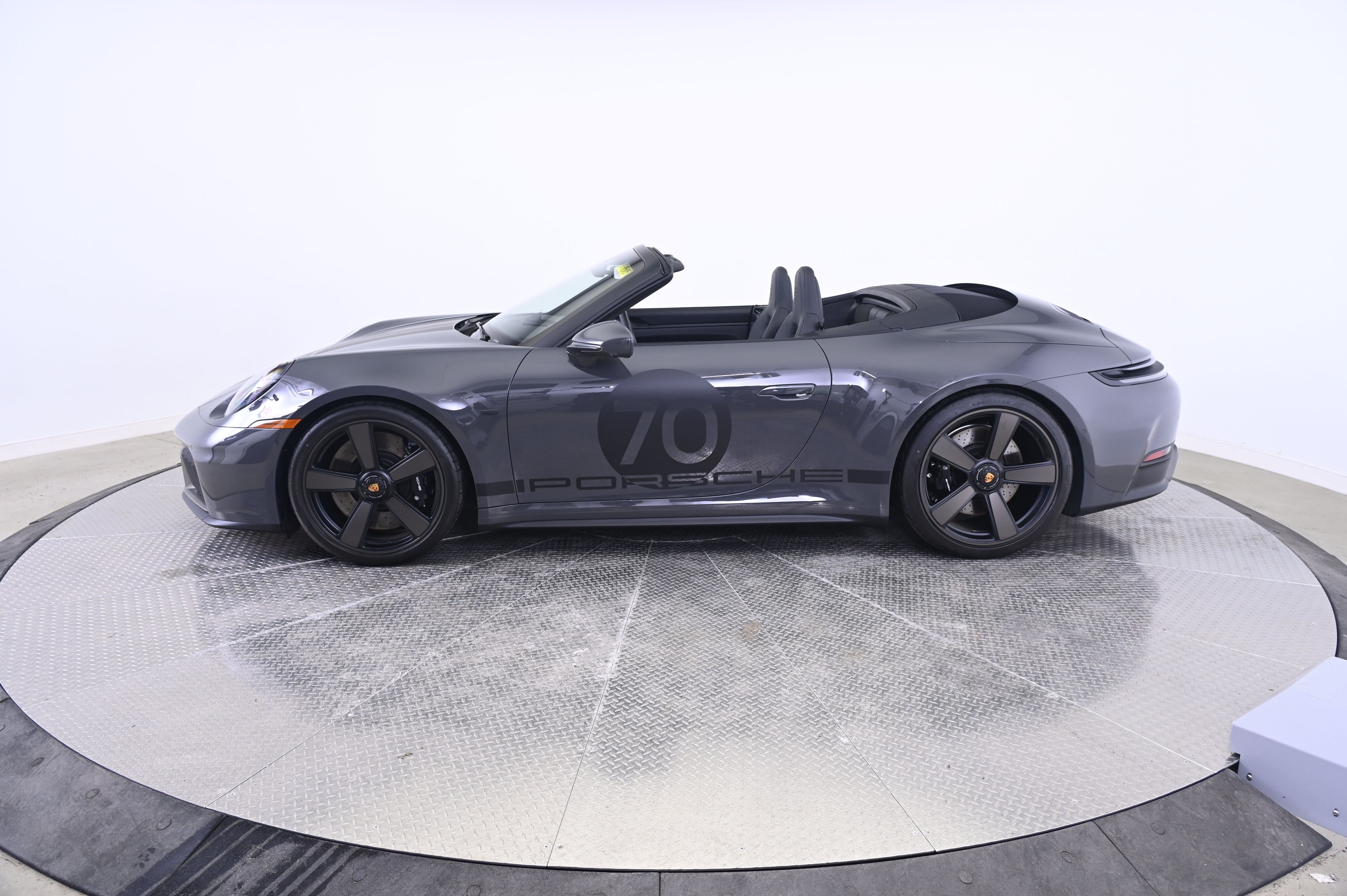 Thumbnail: 2026 Porsche 911 - 2