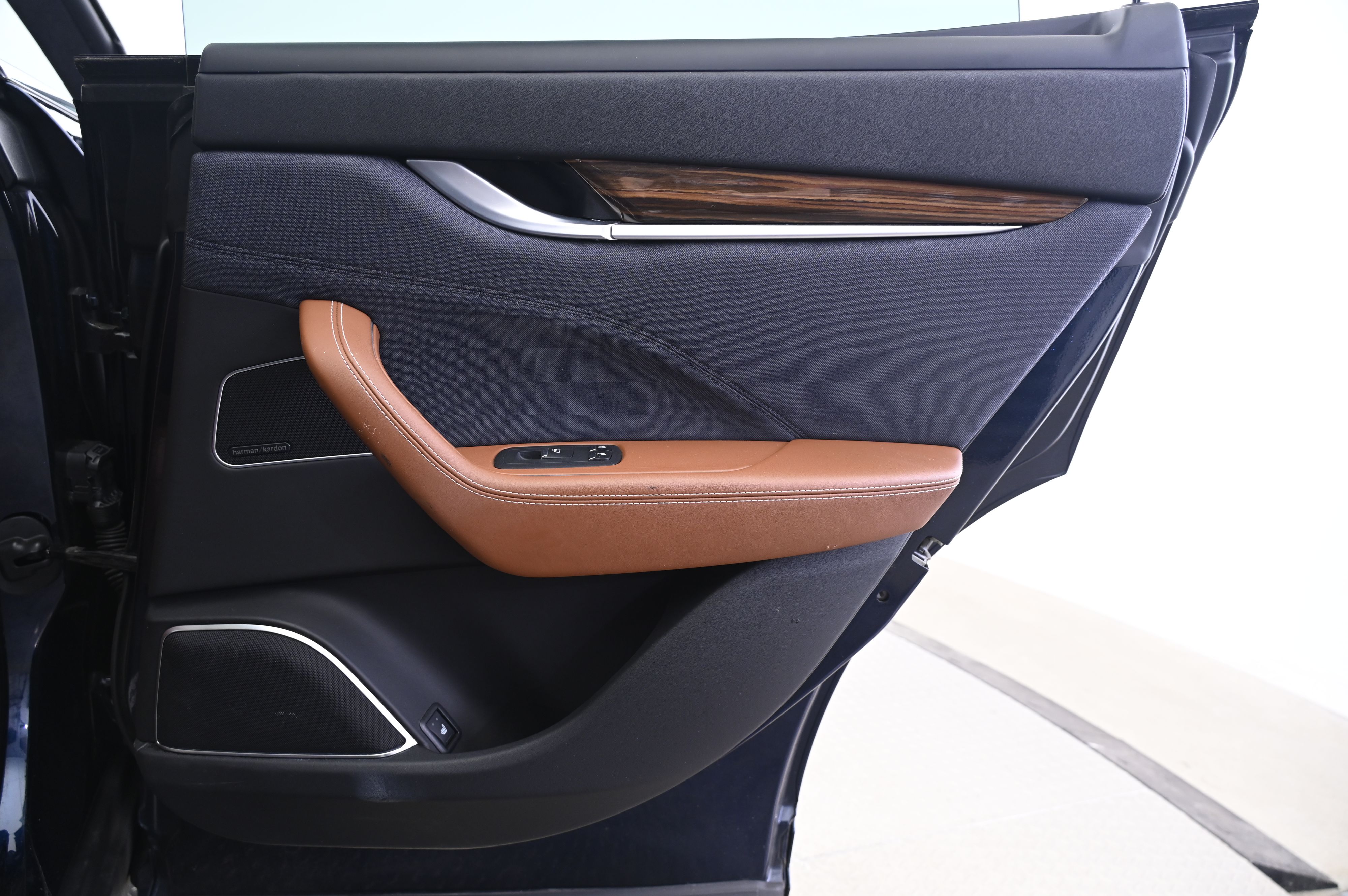 Thumbnail: 2020 Maserati Levante - 16