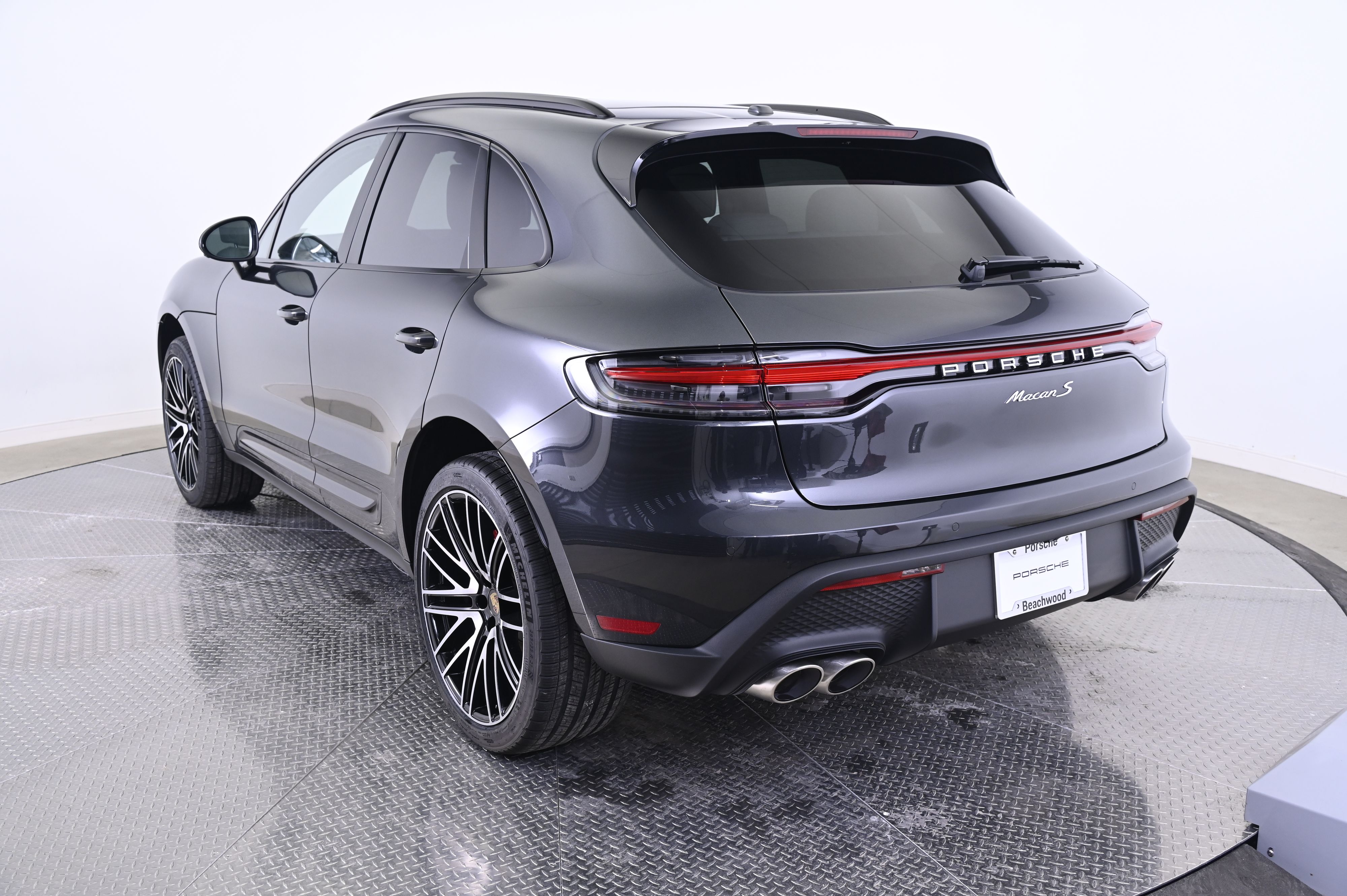 Thumbnail: 2026 Porsche Macan - 3