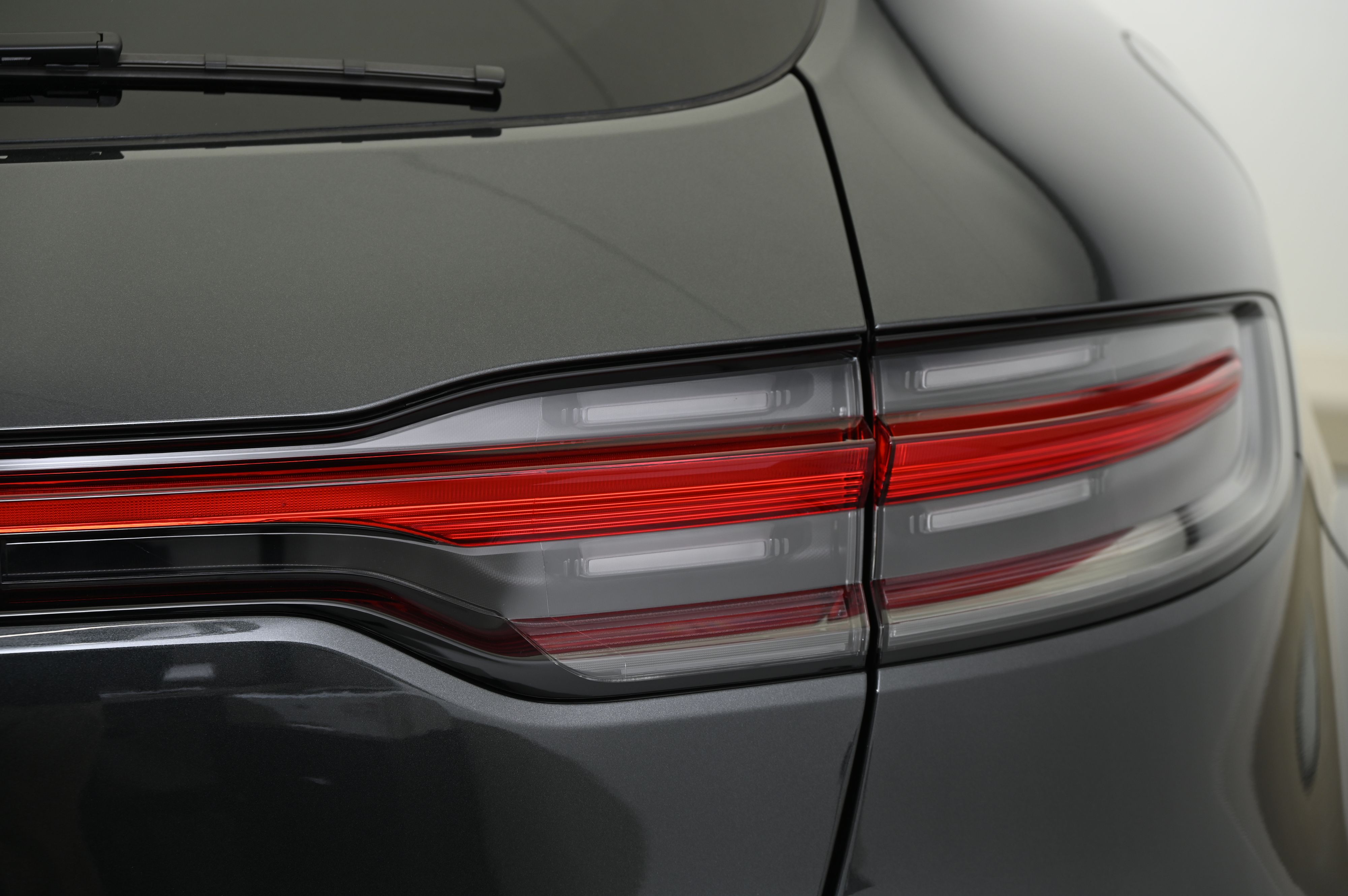 Thumbnail: 2025 Porsche Macan - 16