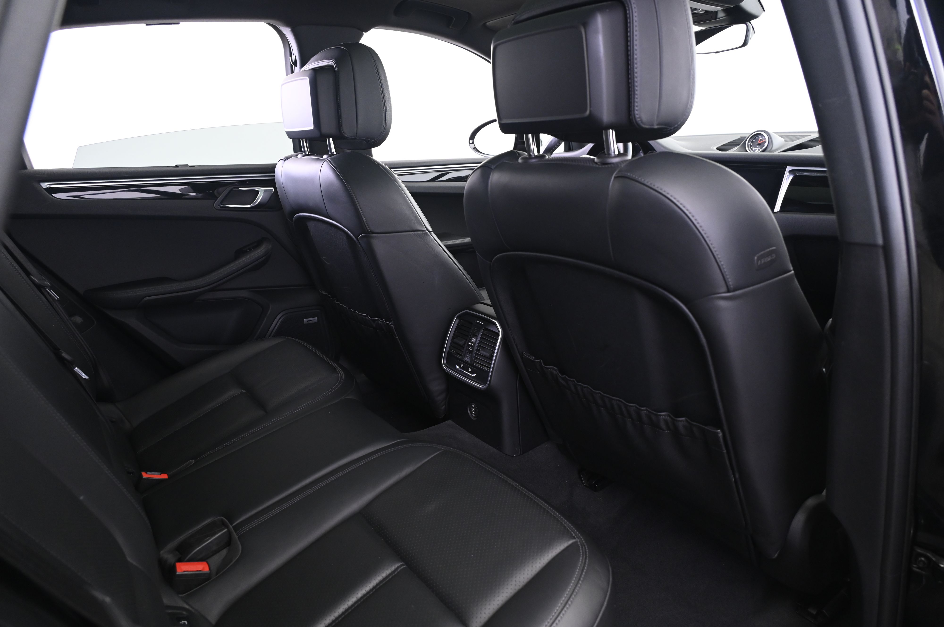 Thumbnail: 2019 Porsche Macan - 17