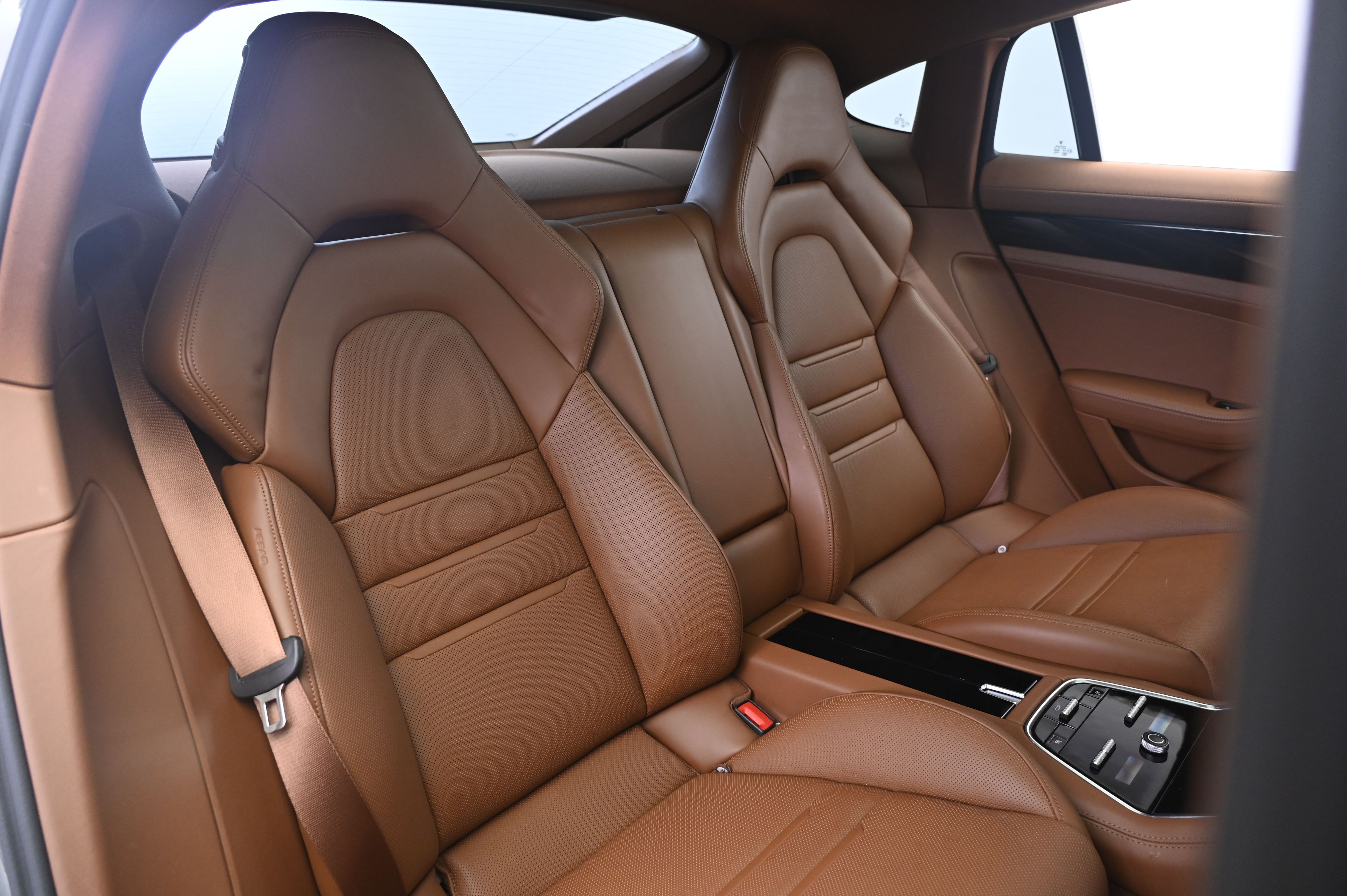 Thumbnail: 2023 Porsche Panamera - 19