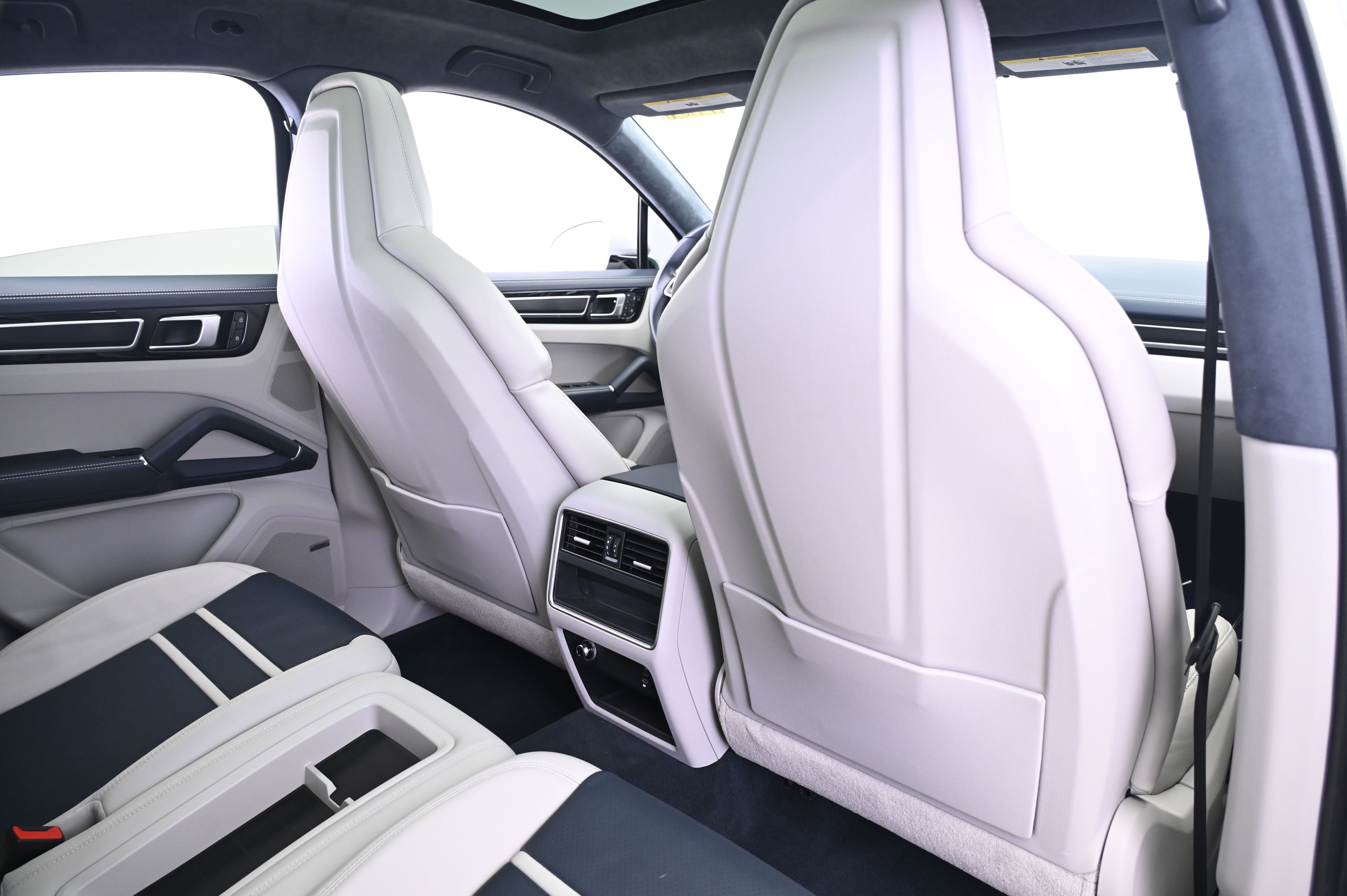 Thumbnail: 2022 Porsche  - 17