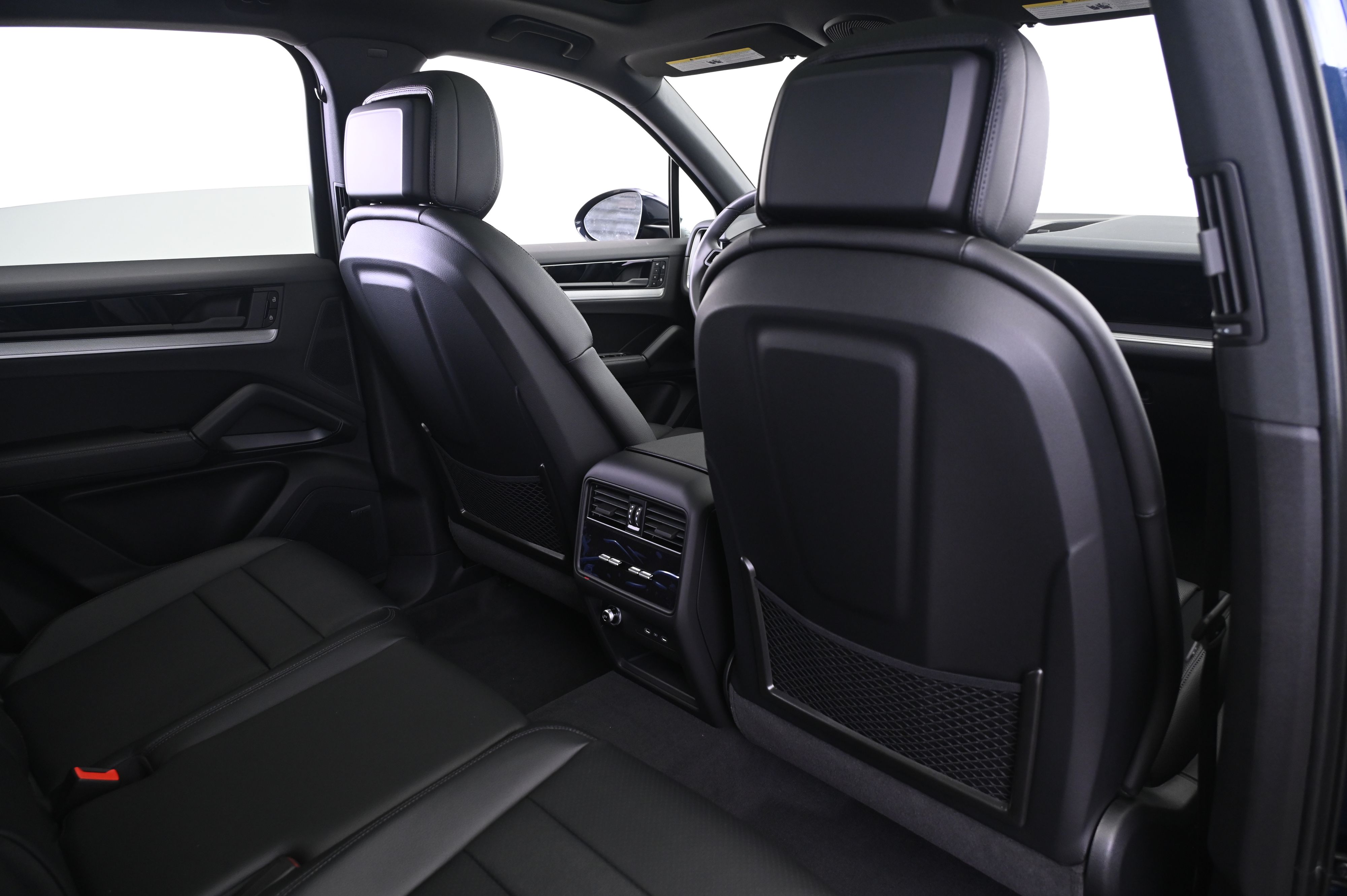 Thumbnail: 2026 Porsche Cayenne - 17