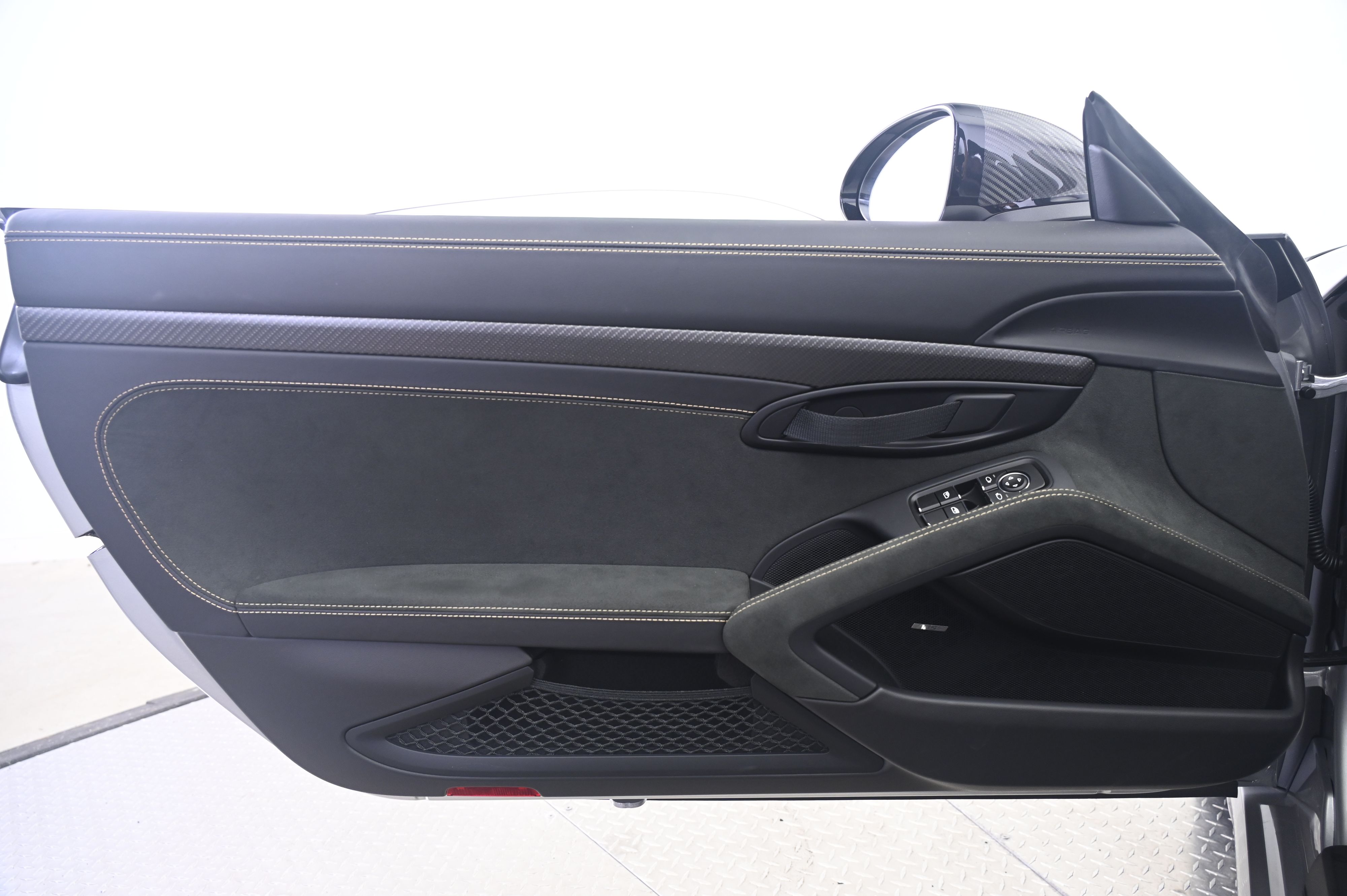 Thumbnail: 2024 Porsche  - 25