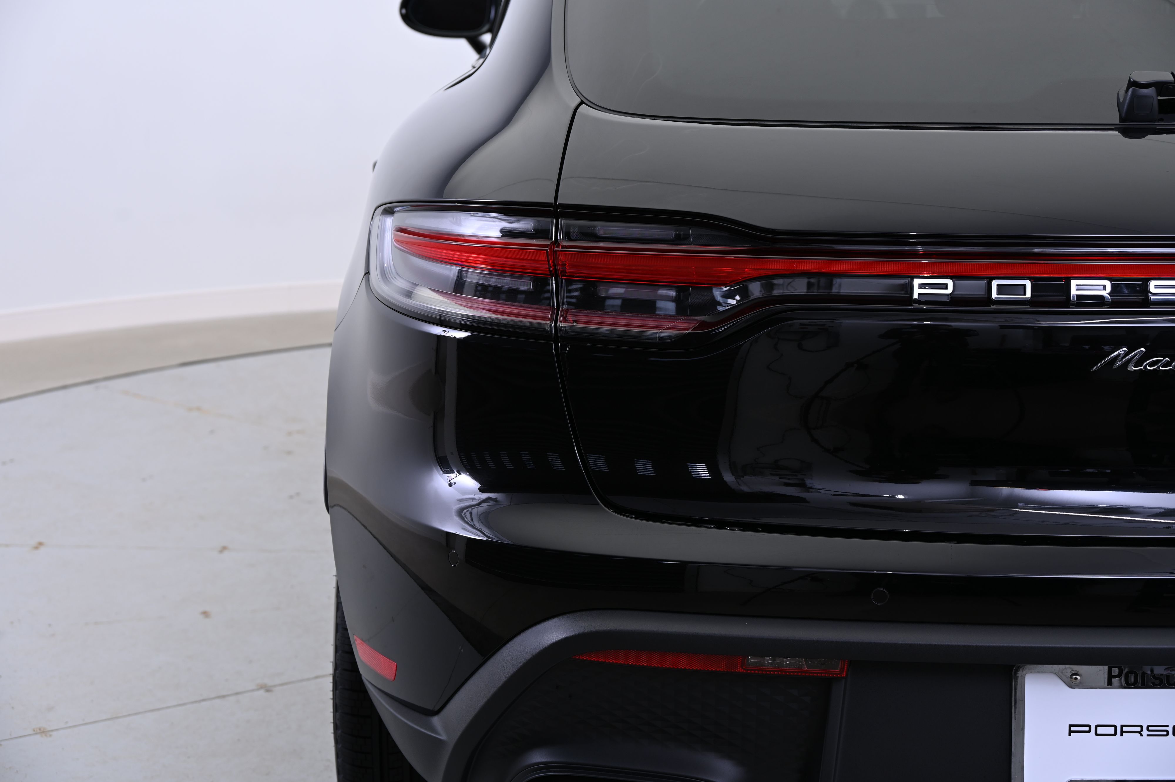 Thumbnail: 2025 Porsche Macan - 13