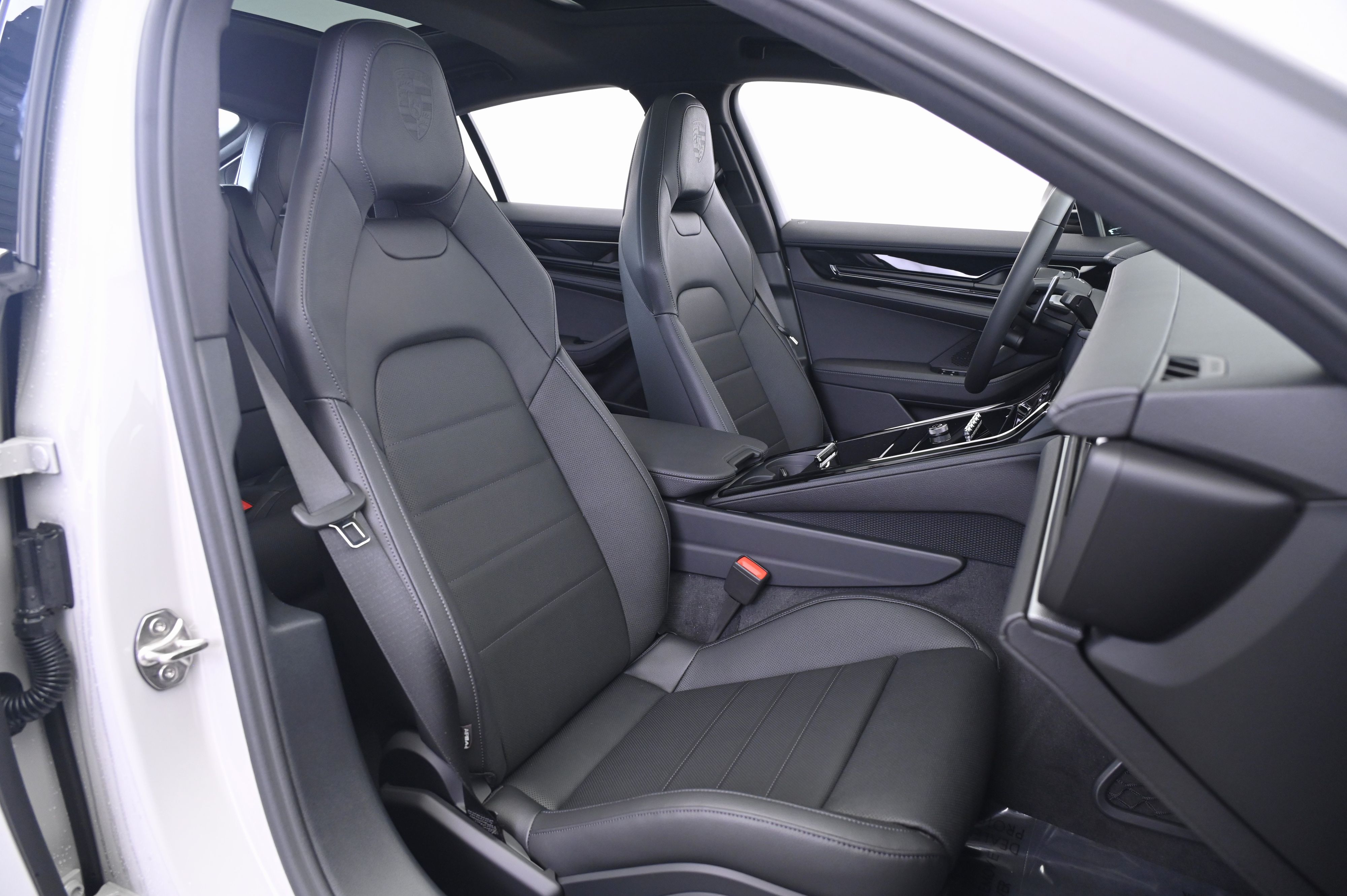 Thumbnail: 2026 Porsche Panamera - 24