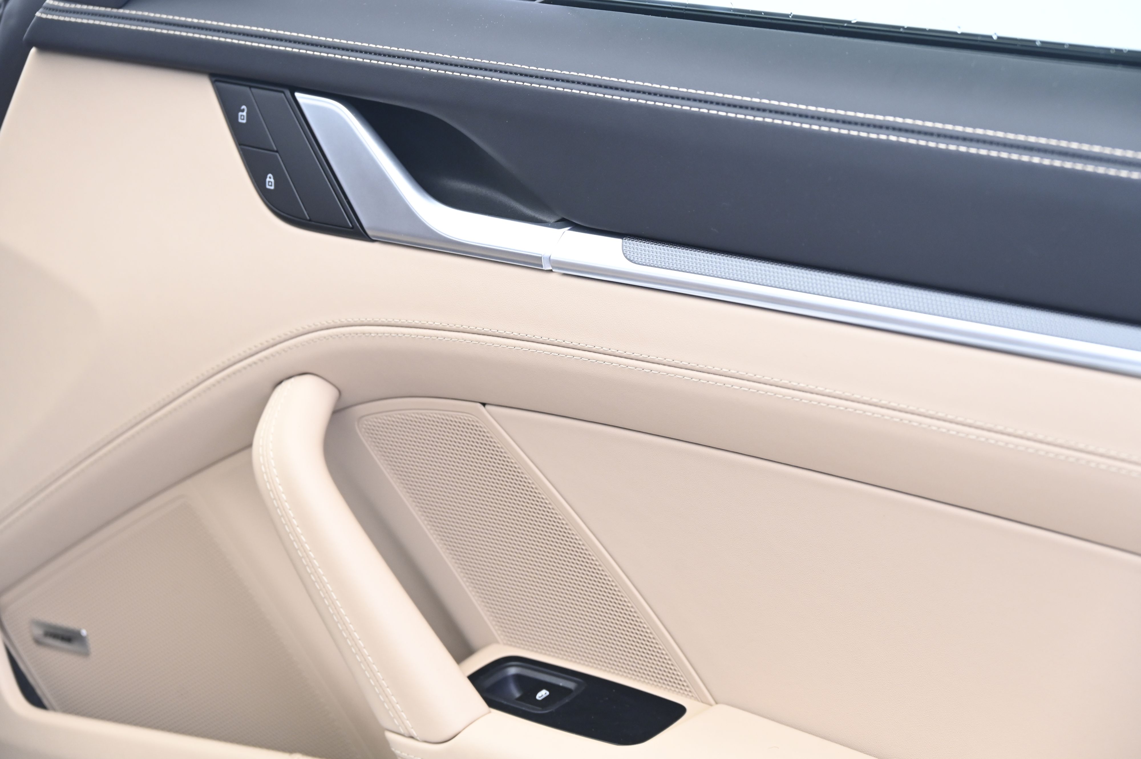 Thumbnail: 2024 Porsche 911 - 17