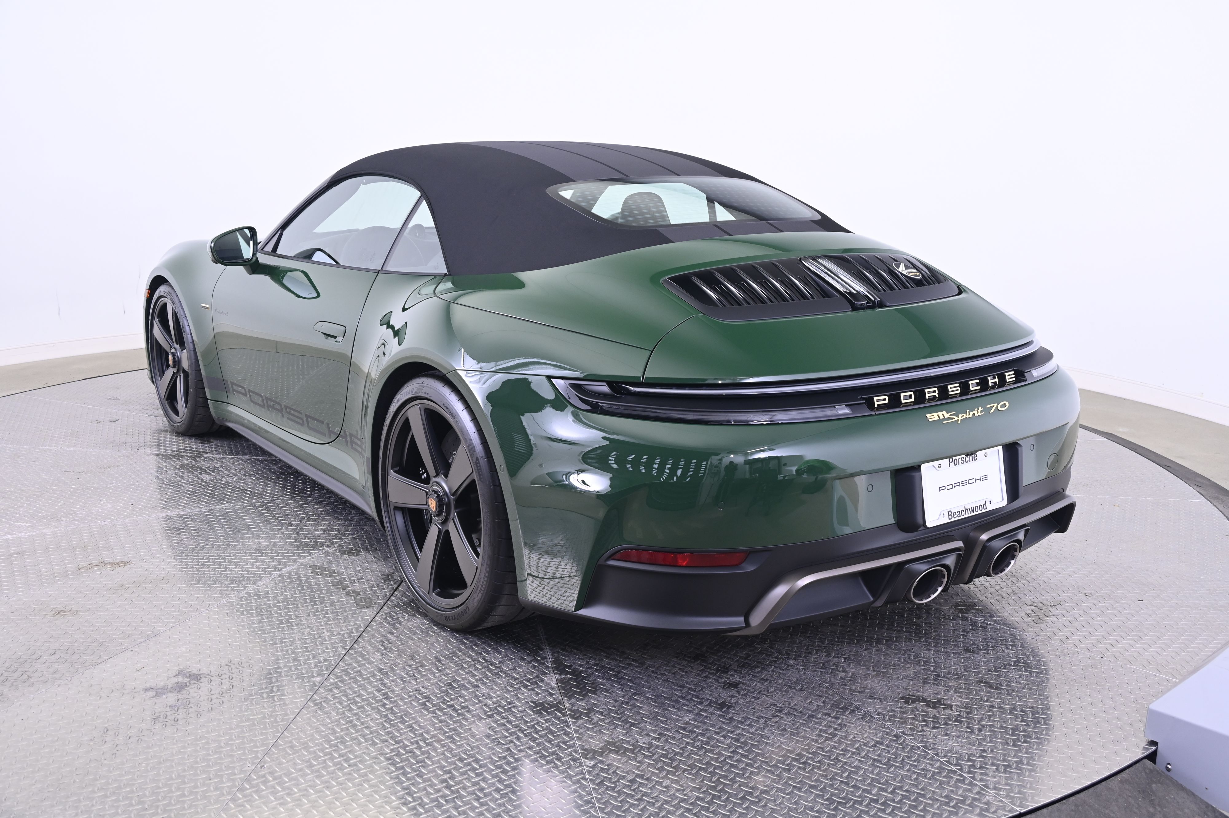 Thumbnail: 2026 Porsche 911 - 13