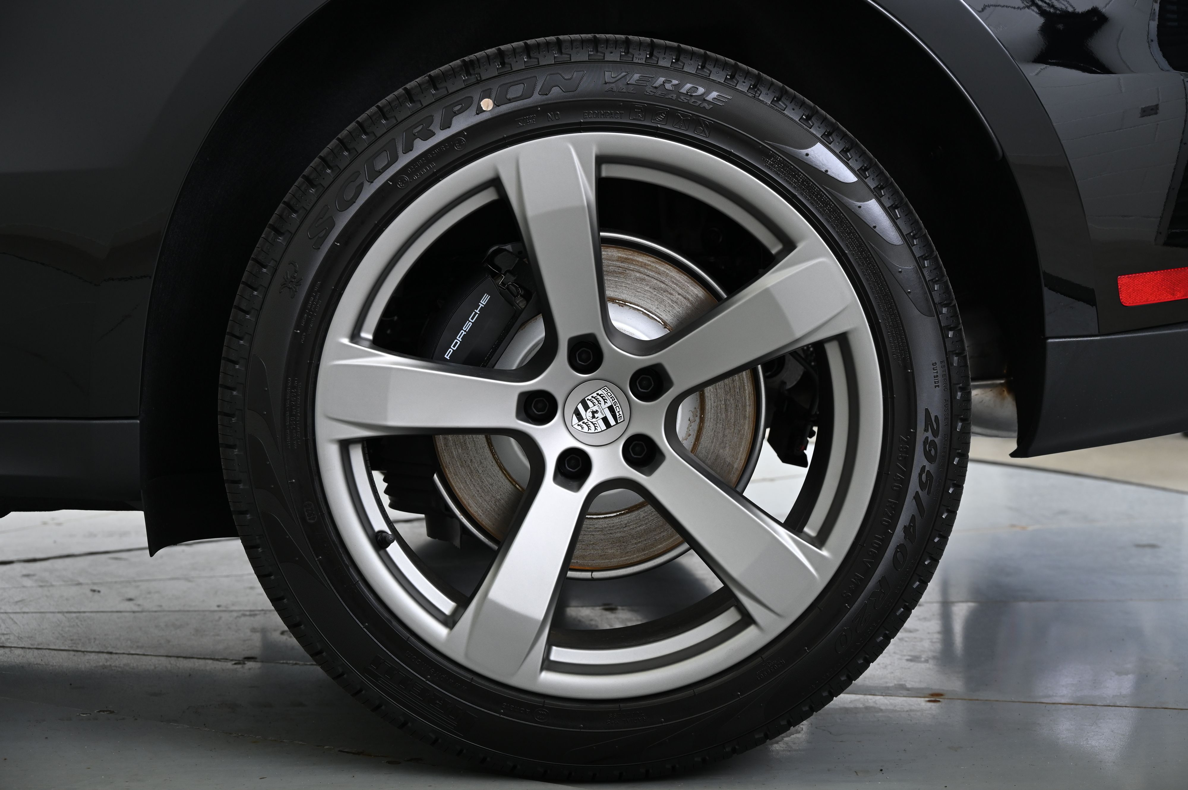 Thumbnail: 2025 Porsche Macan - 16