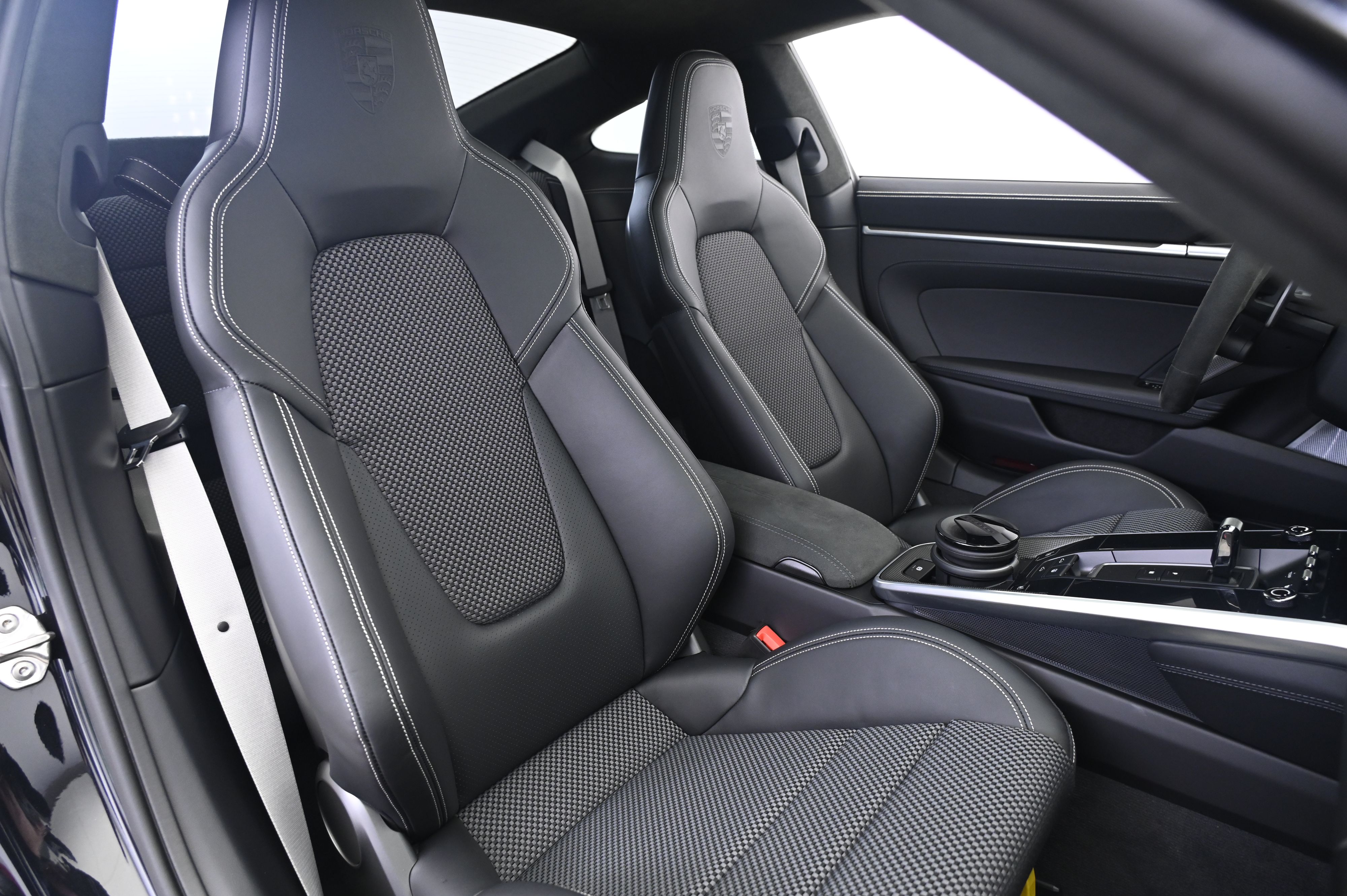 Thumbnail: 2025 Porsche 911 - 20