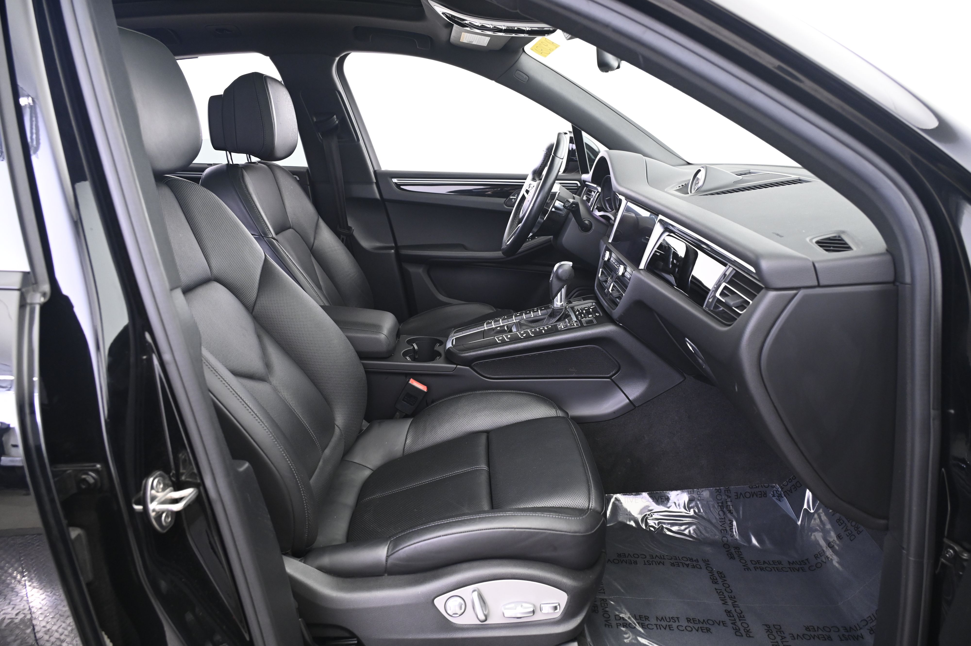 Thumbnail: 2019 Porsche Macan - 23