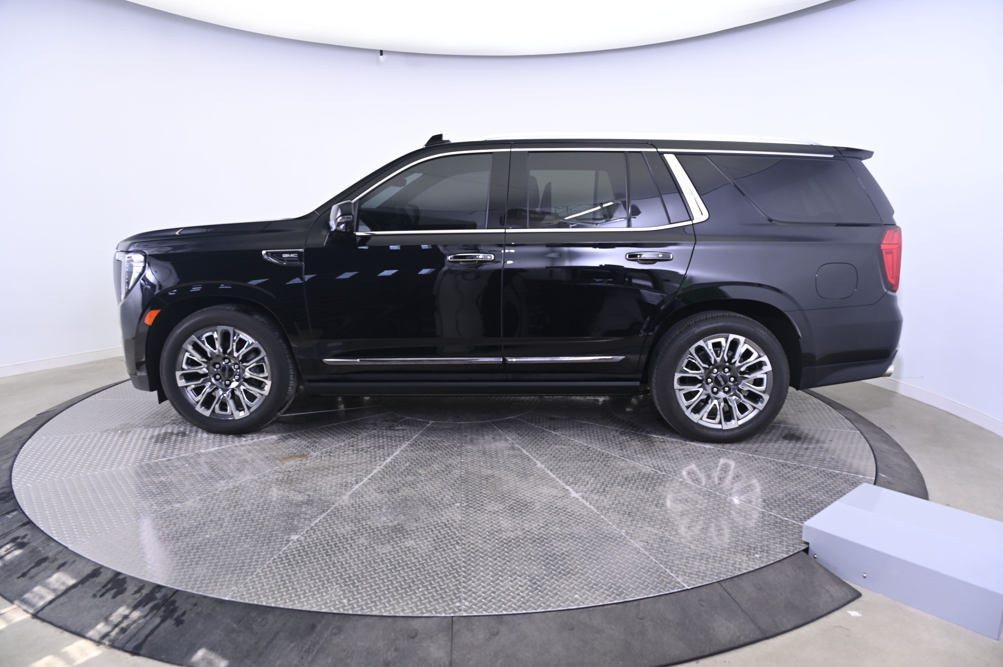 Thumbnail: 2024 GMC Yukon - 2