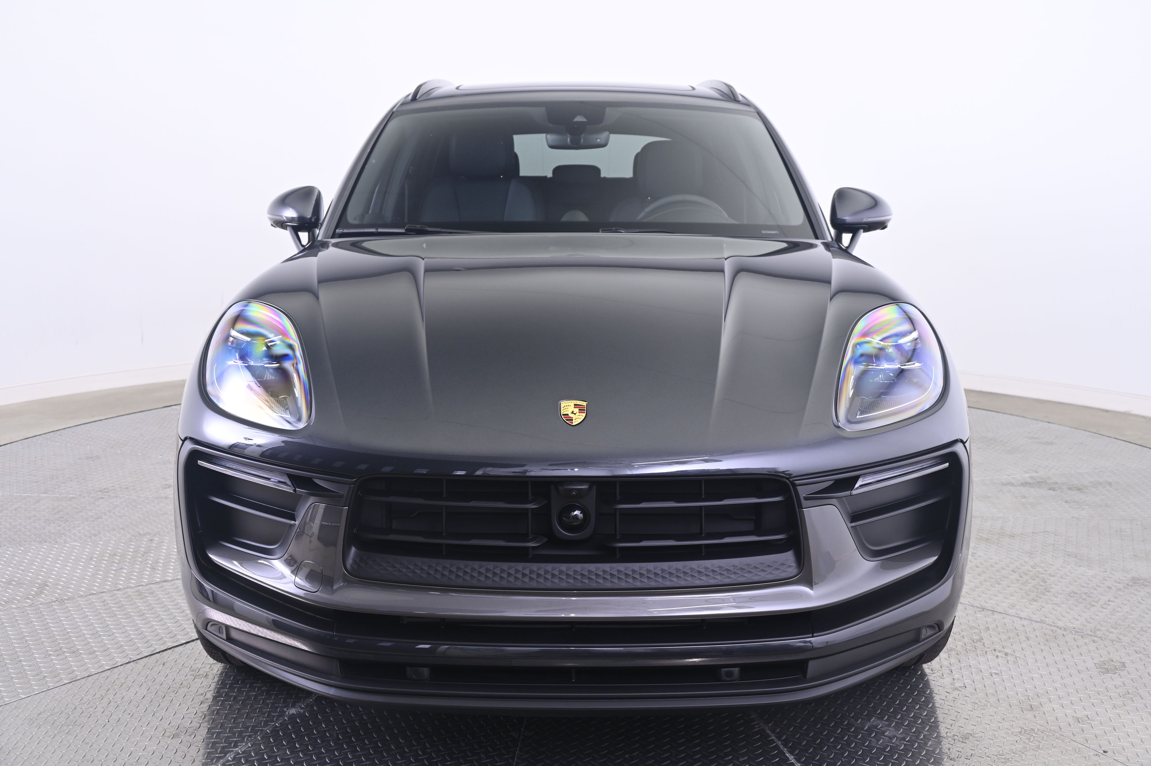 Thumbnail: 2026 Porsche Macan - 10