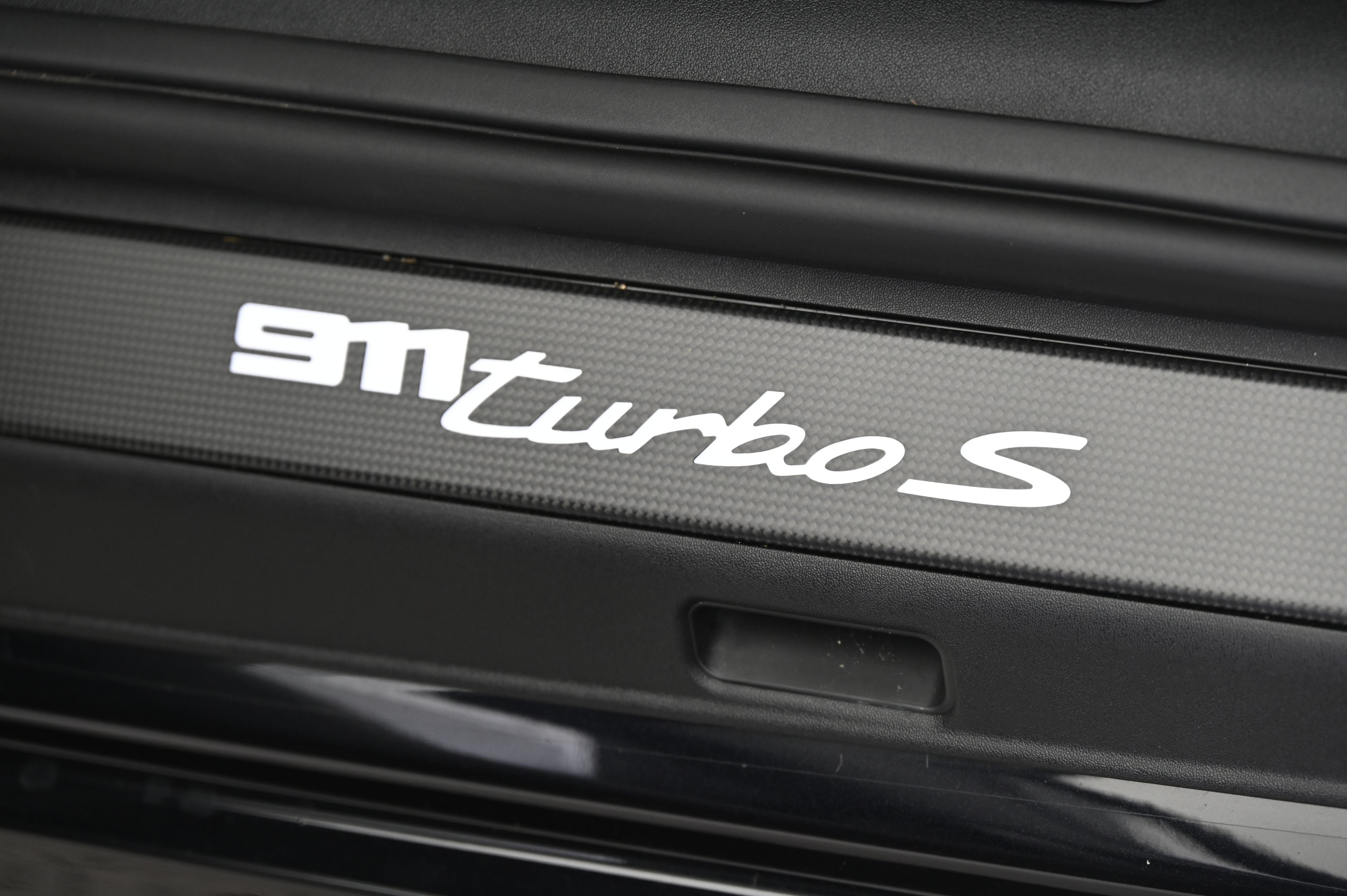 Thumbnail: 2025 Porsche 911 - 24