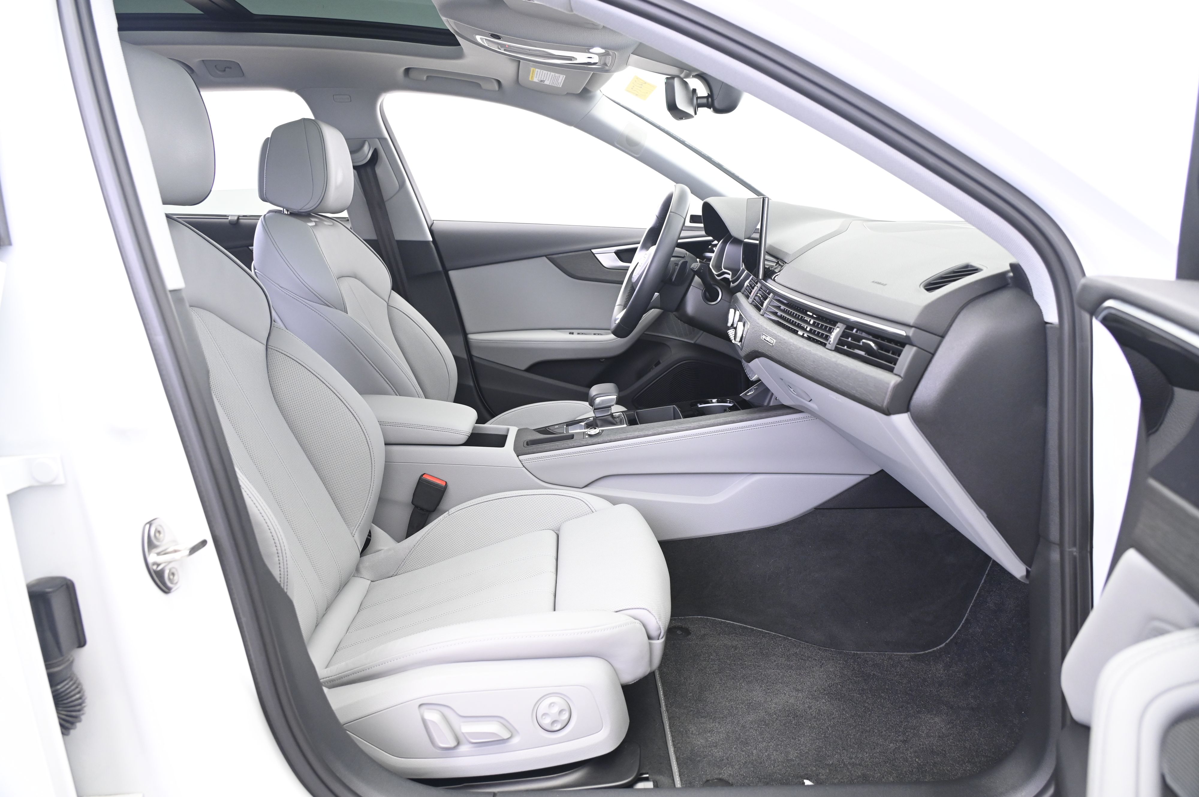 Thumbnail: 2022 Audi A4 - 23