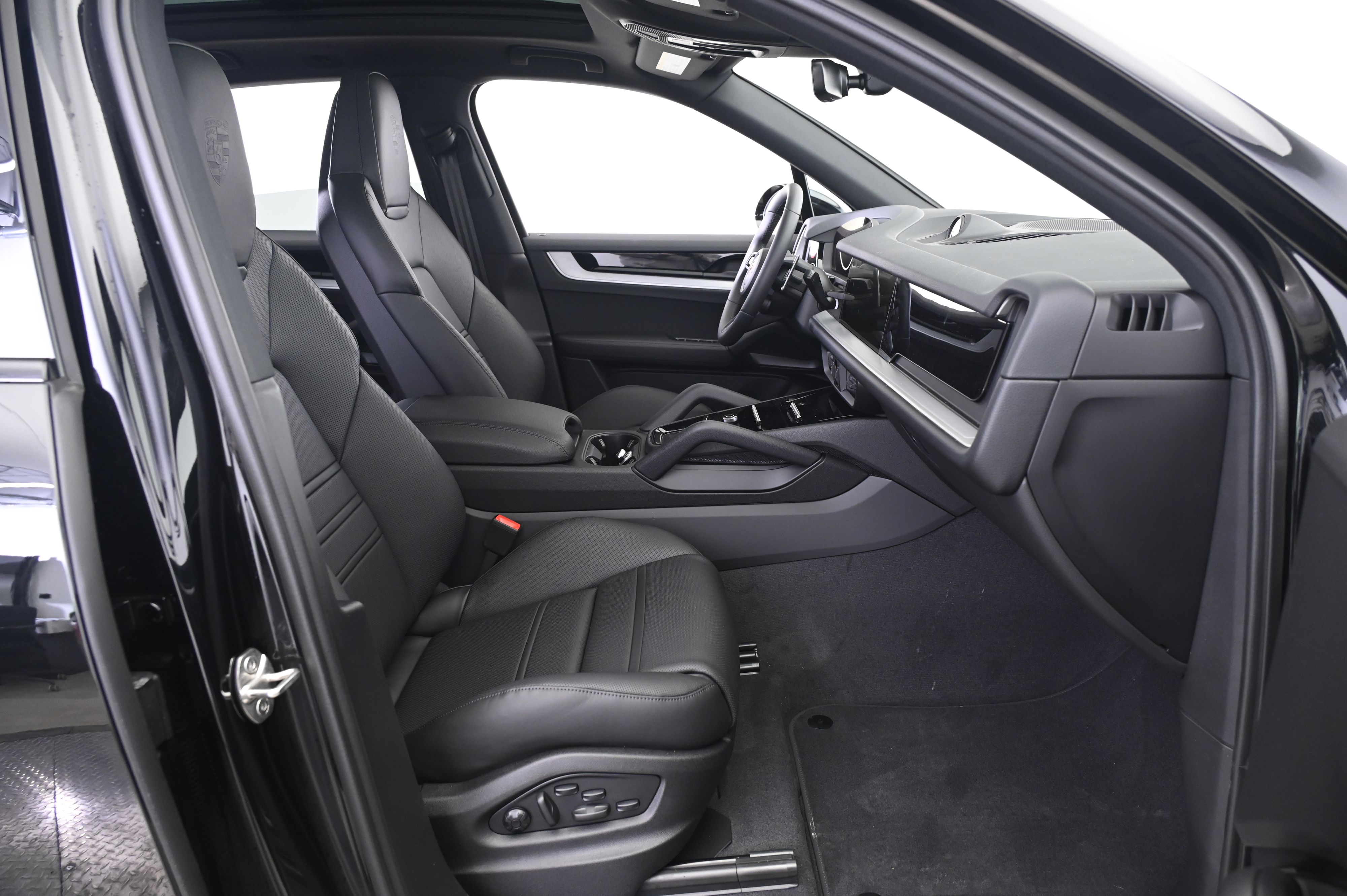 Thumbnail: 2026 Porsche Cayenne - 23