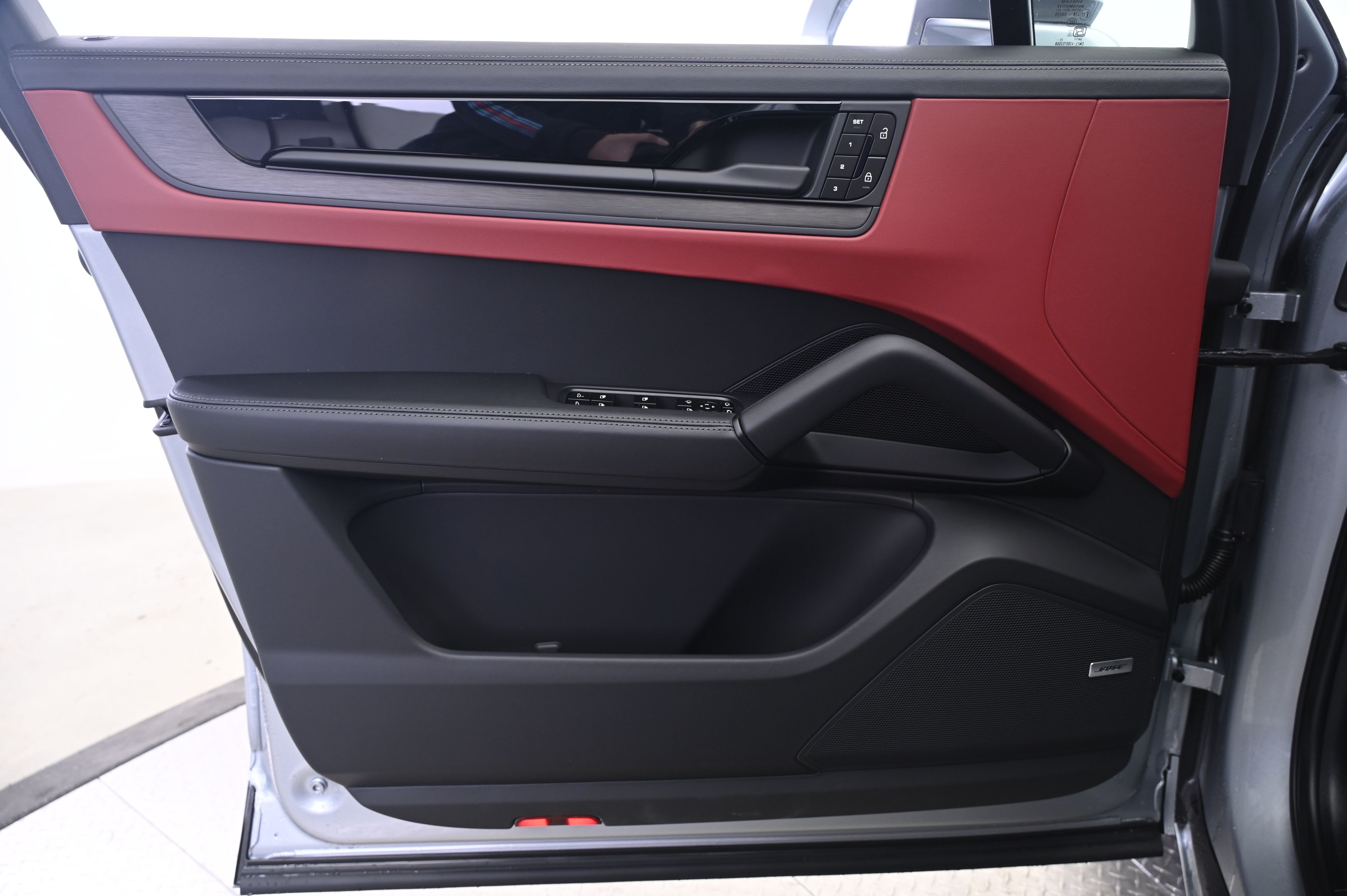 Thumbnail: 2026 Porsche Cayenne - 26