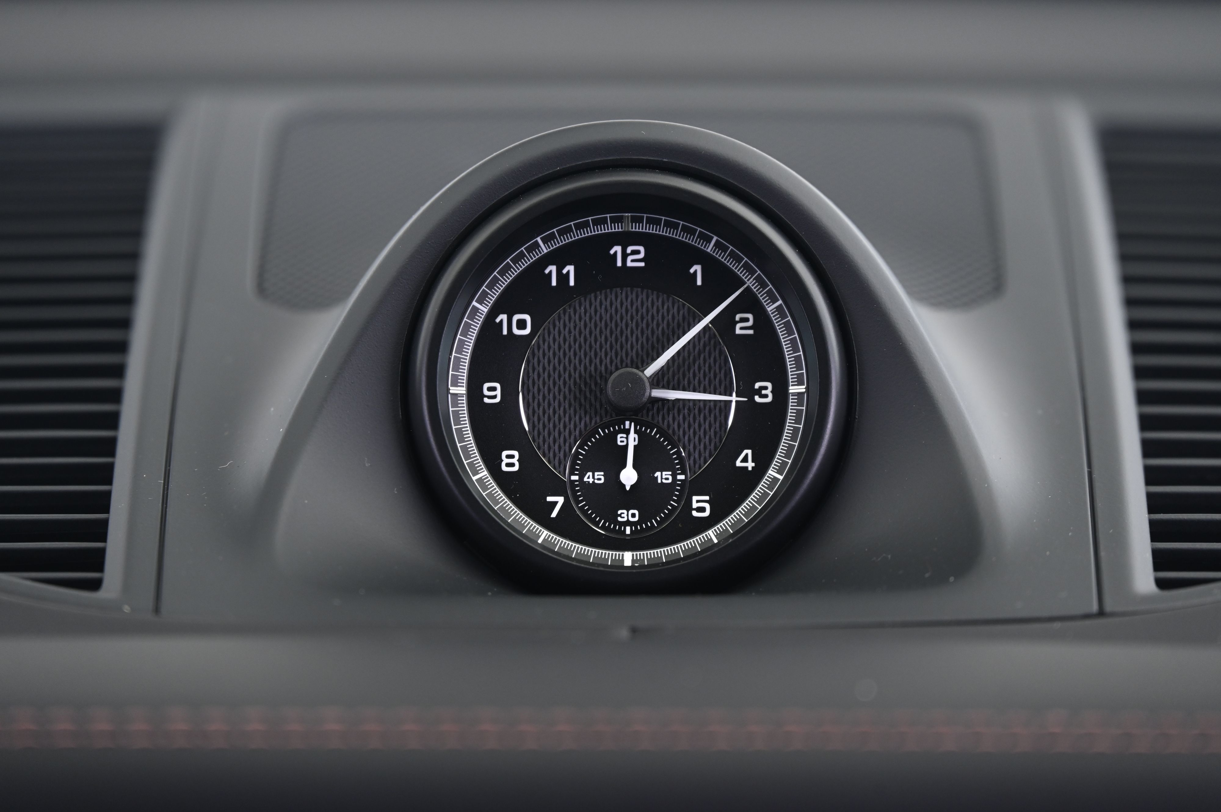 Thumbnail: 2026 Porsche Macan - 32