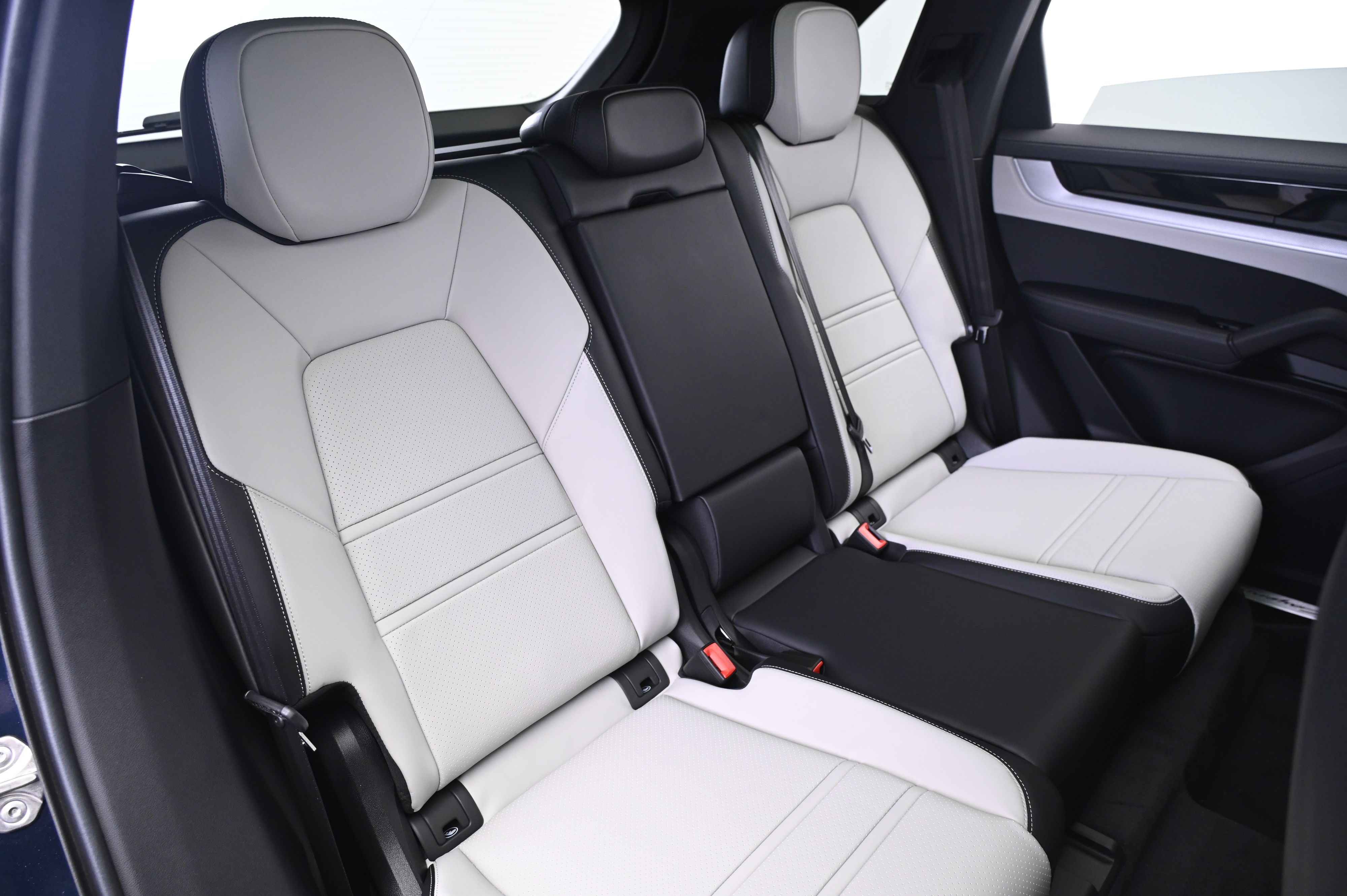 Thumbnail: 2026 Porsche Cayenne - 19