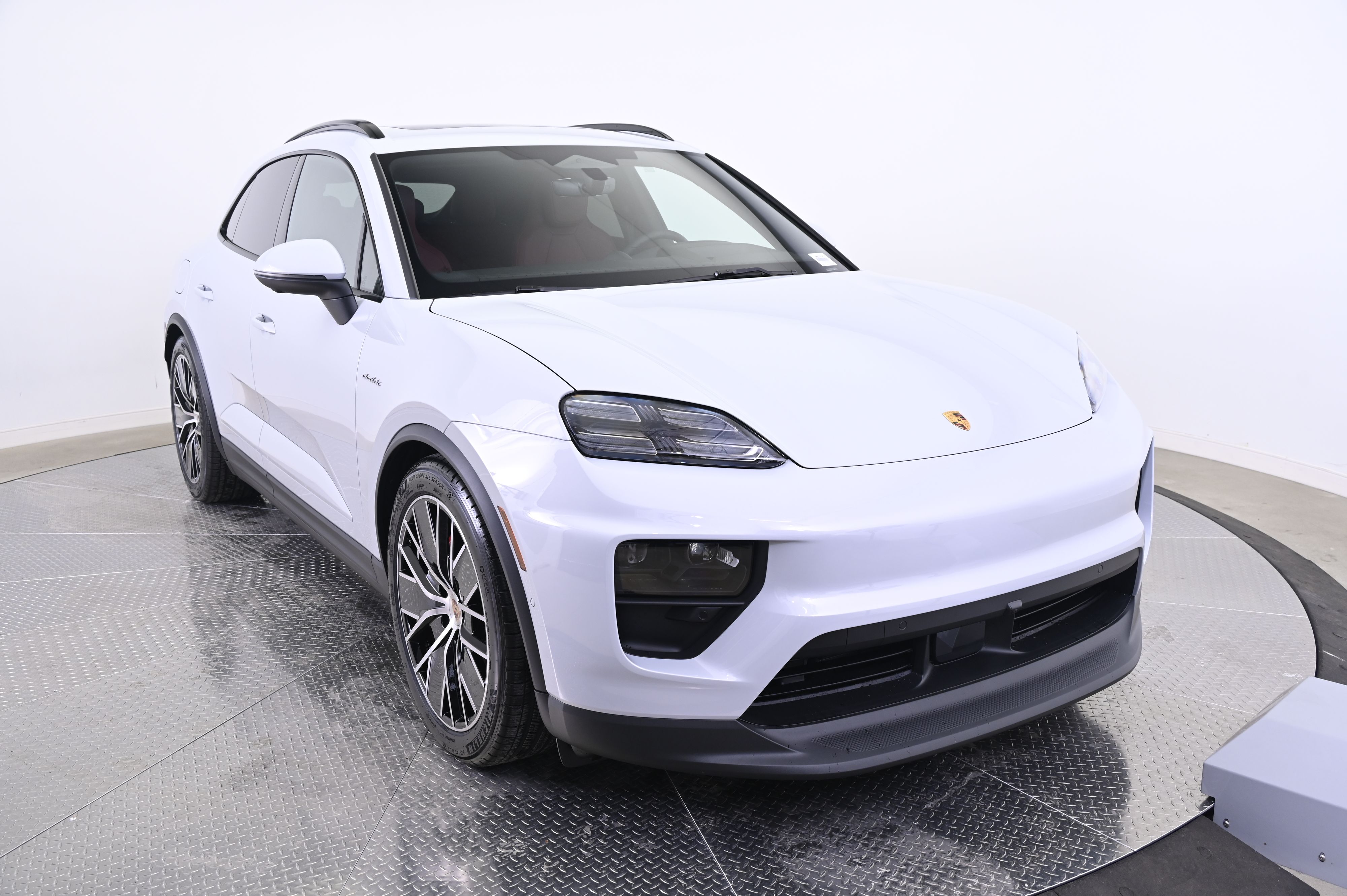 Thumbnail: 2025 Porsche Macan - 9
