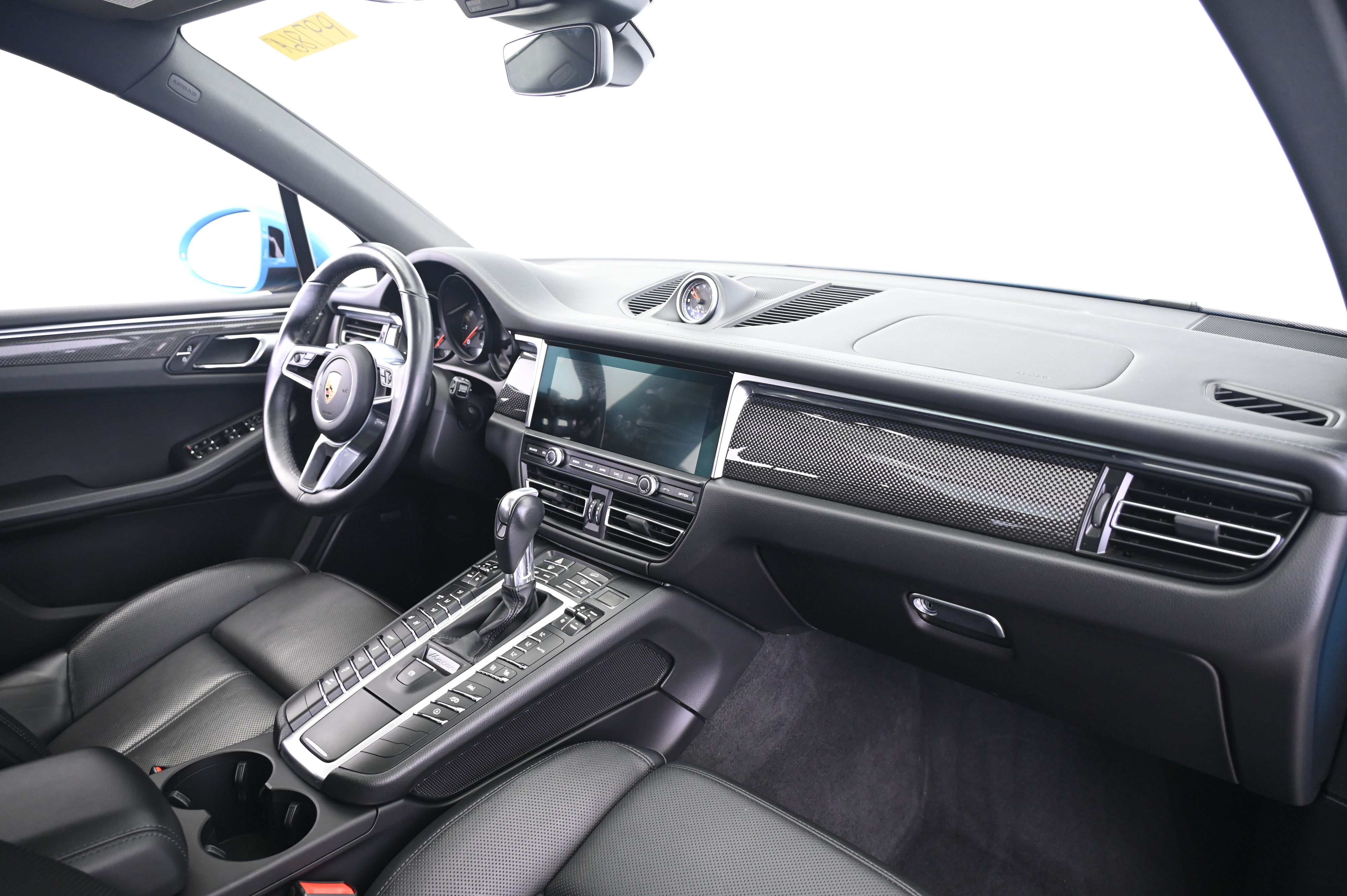 Thumbnail: 2021 Porsche Macan - 22