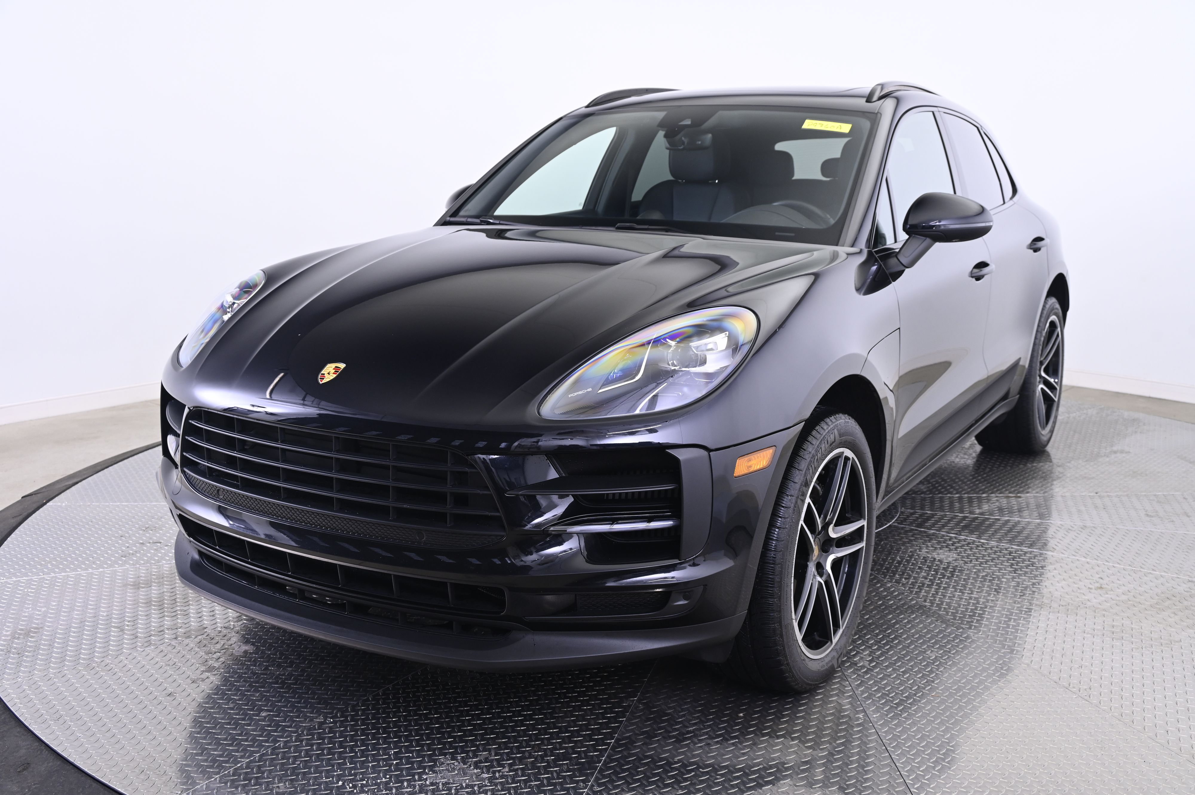 Thumbnail: 2020 Porsche Macan - 1