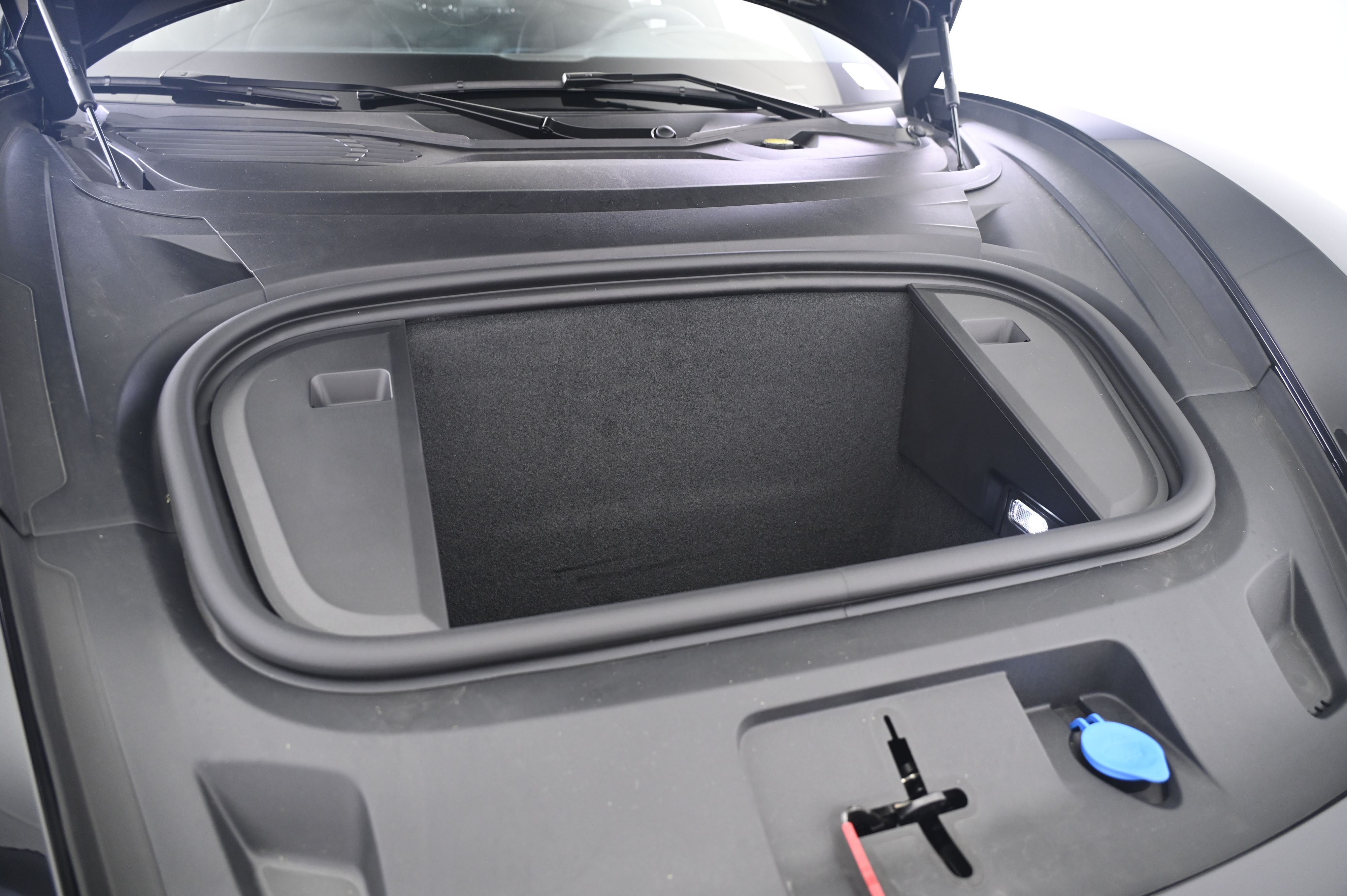 Thumbnail: 2026 Porsche Taycan - 15