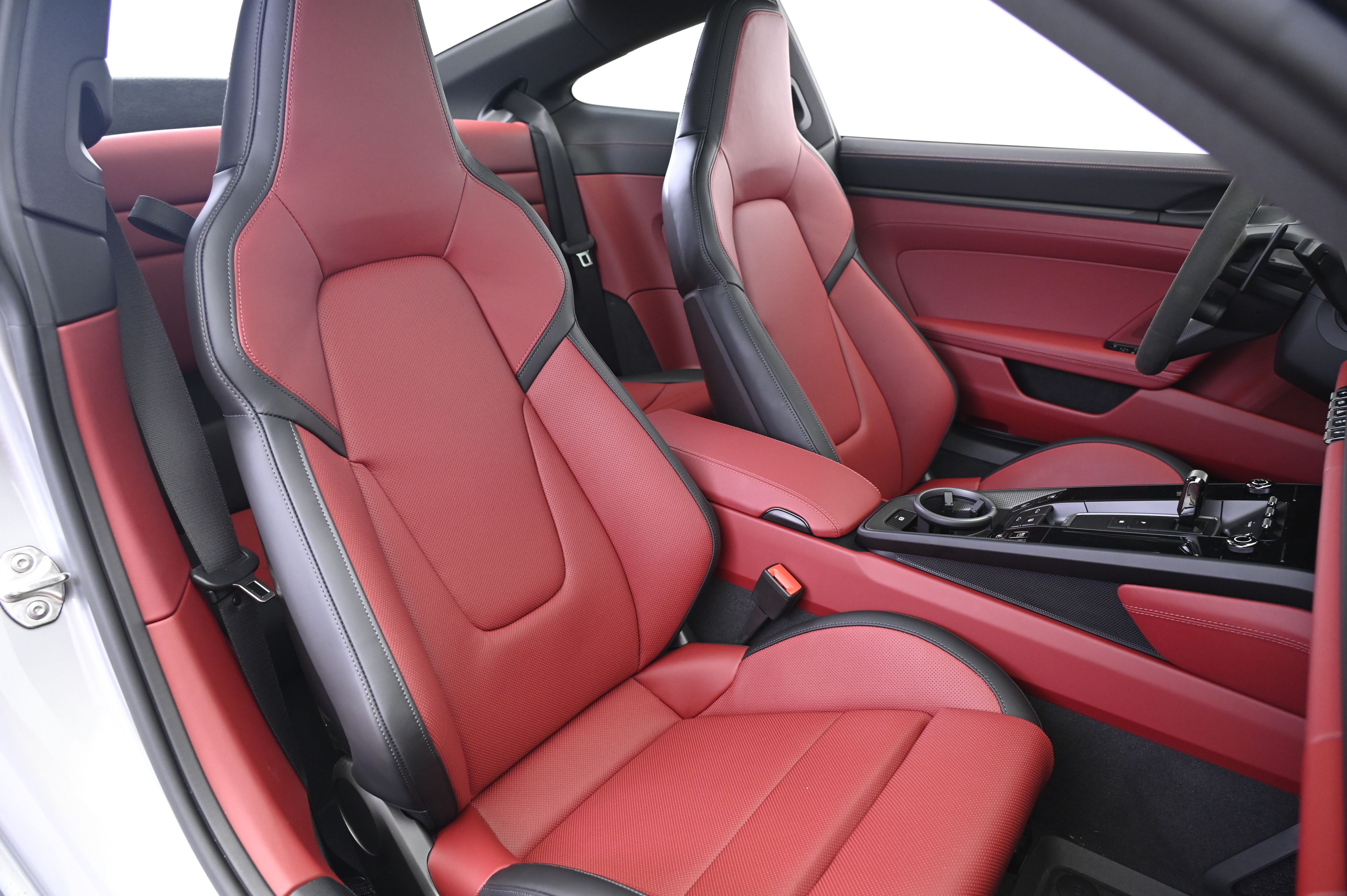 Thumbnail: 2025 Porsche 911 - 20