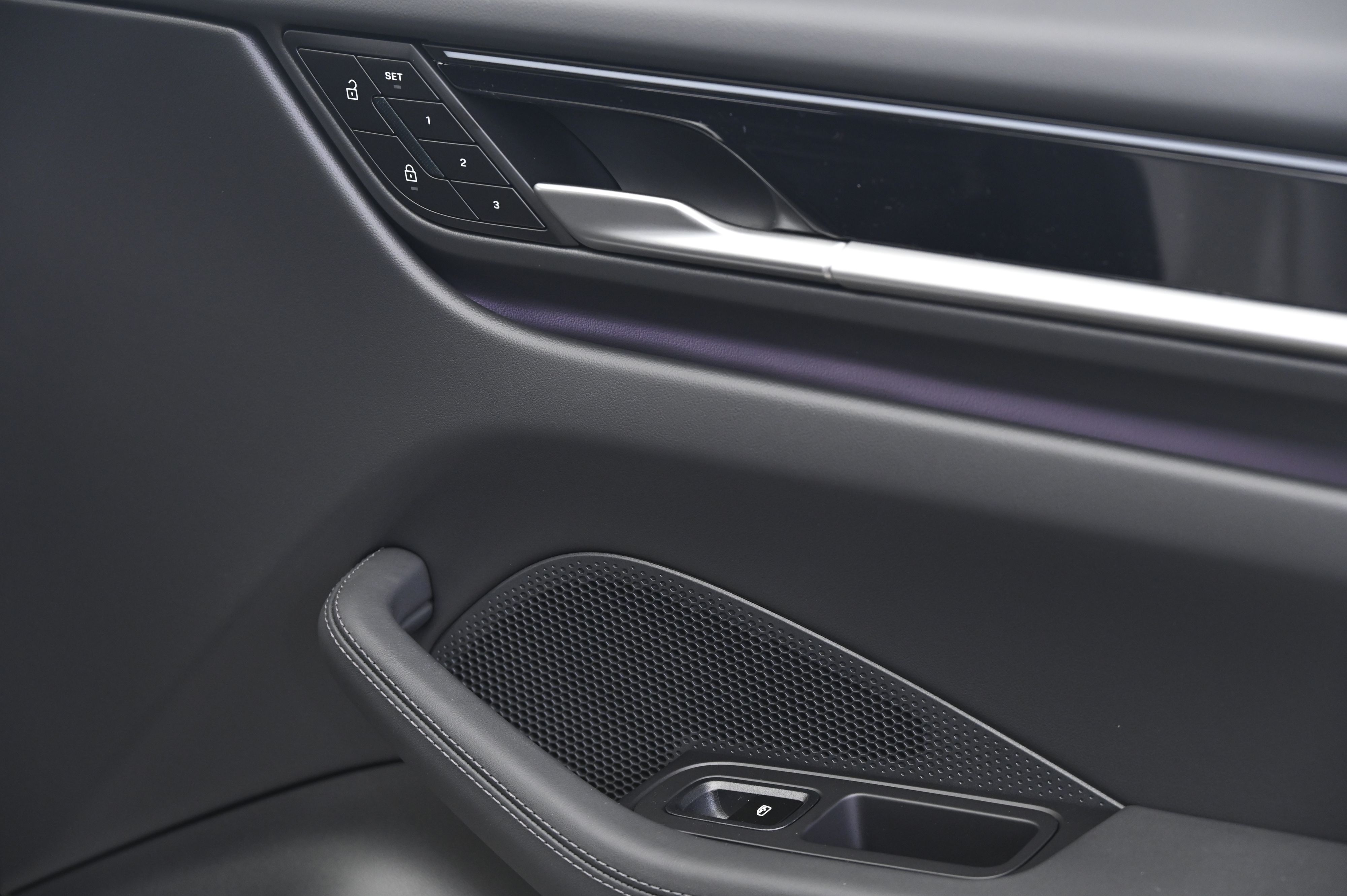 Thumbnail: 2026 Porsche Macan - 22