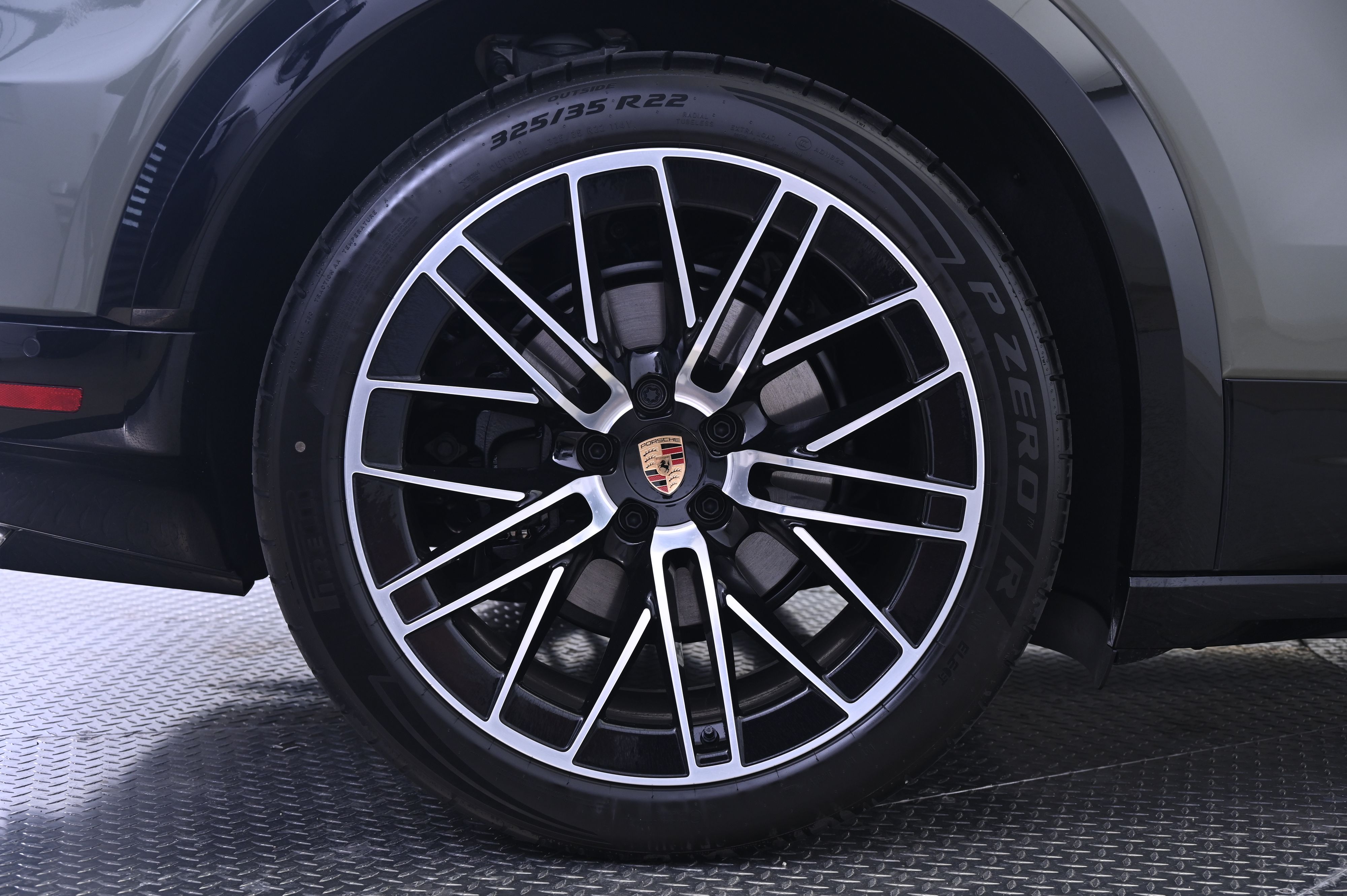 Thumbnail: 2026 Porsche Cayenne - 13