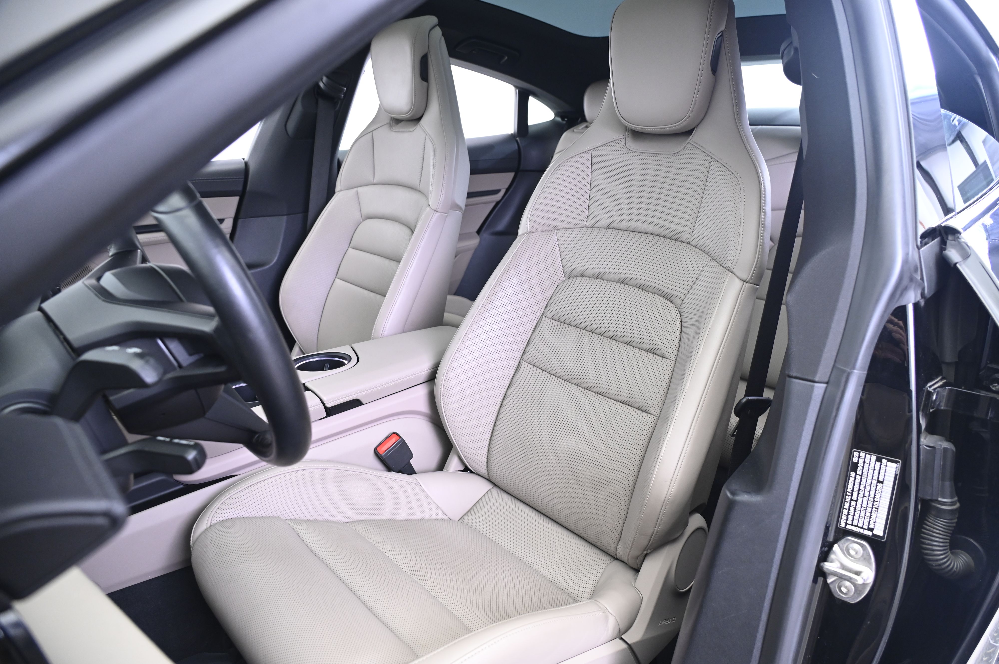 Thumbnail: 2020 Porsche Taycan - 5