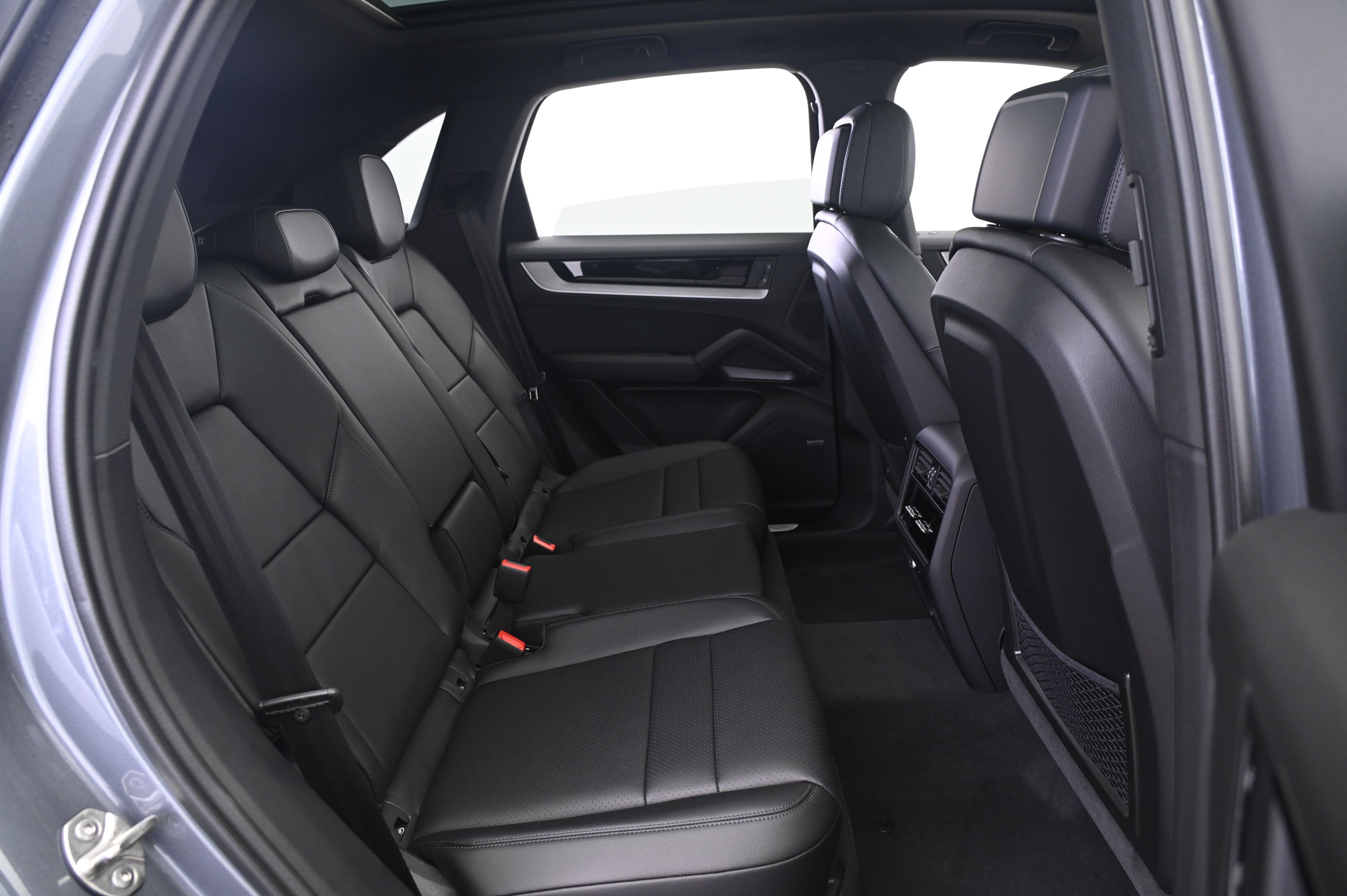 Thumbnail: 2026 Porsche Cayenne - 18