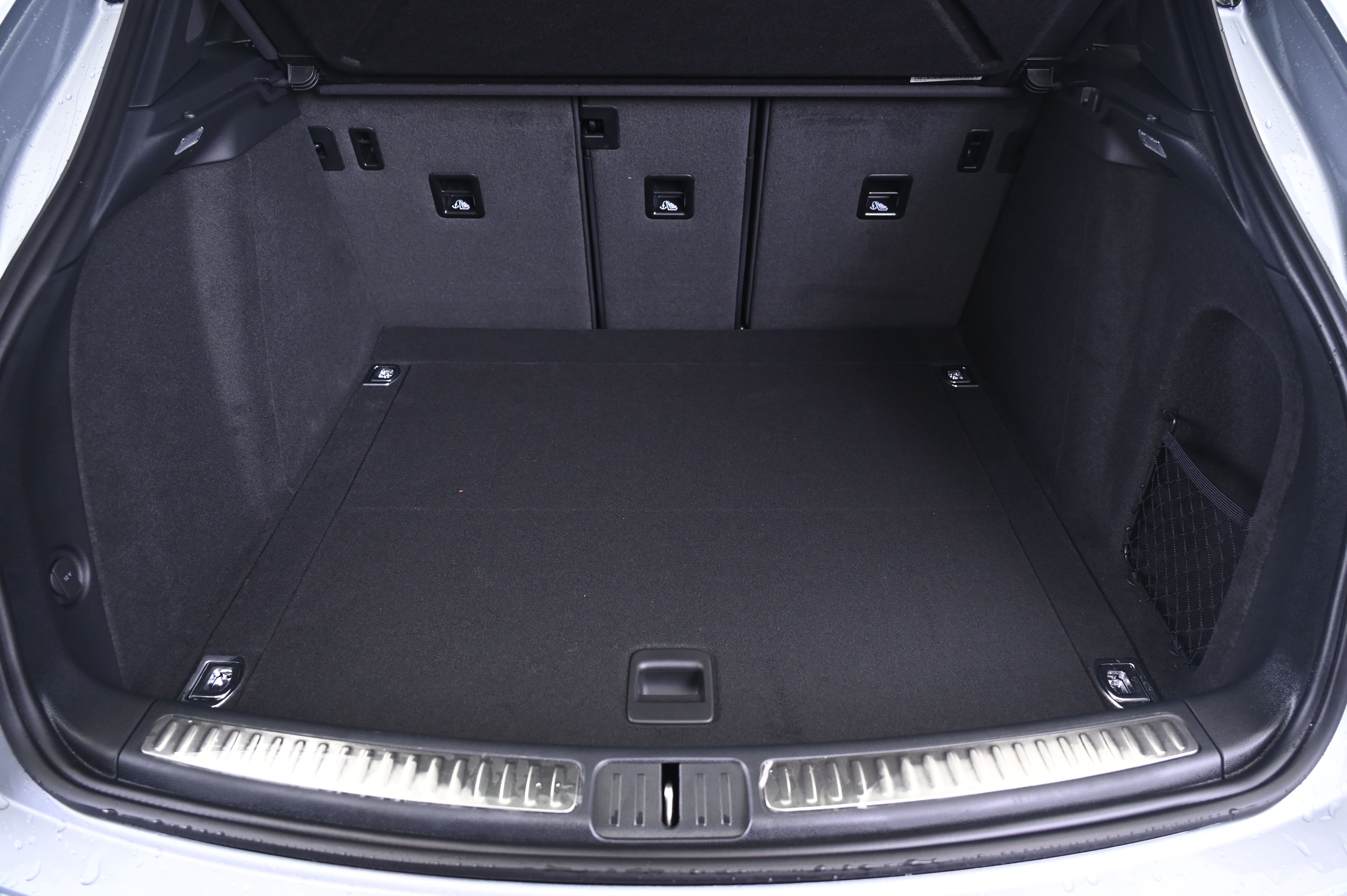 Thumbnail: 2026 Porsche Macan - 15