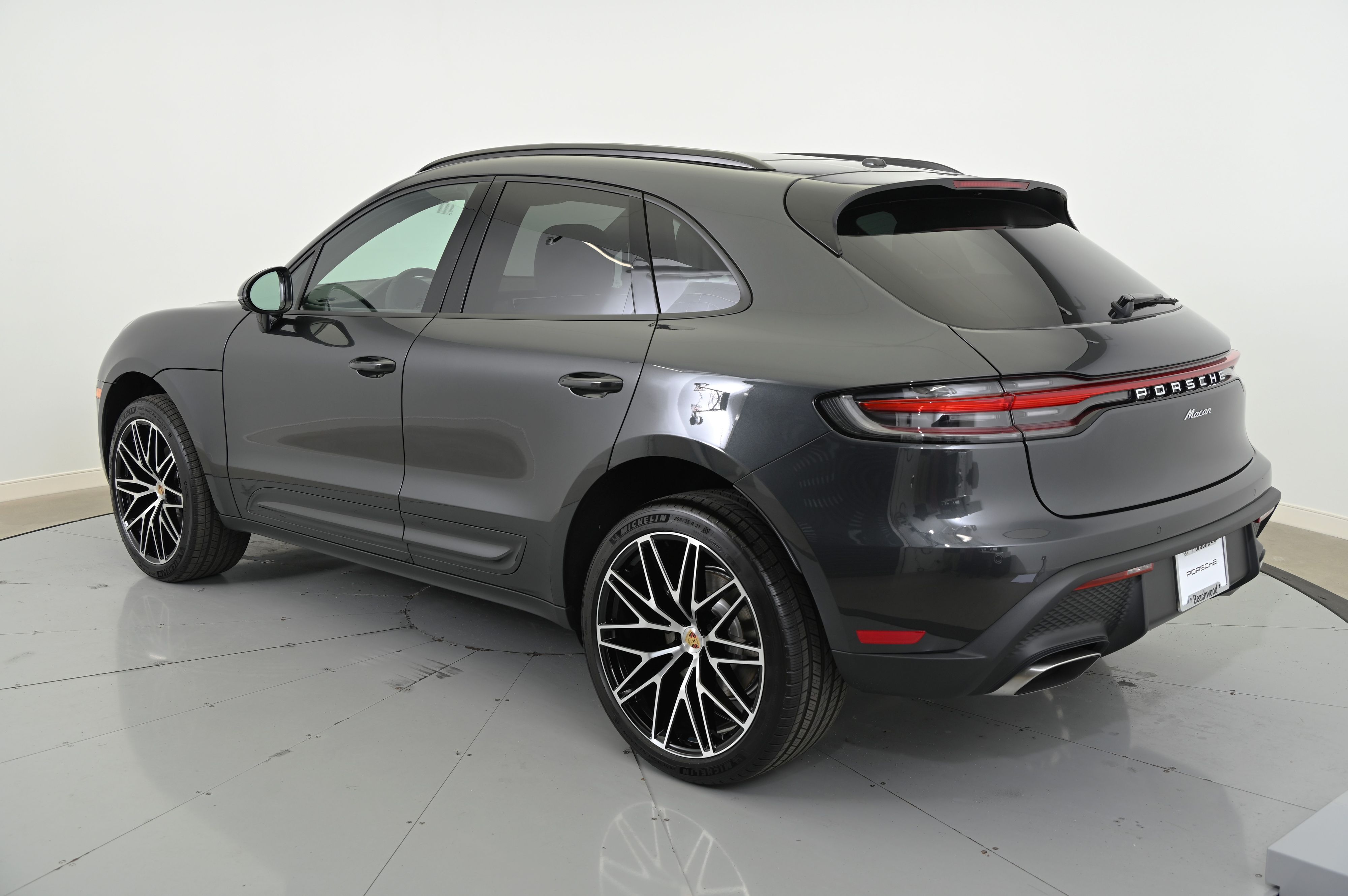 Thumbnail: 2025 Porsche Macan - 3