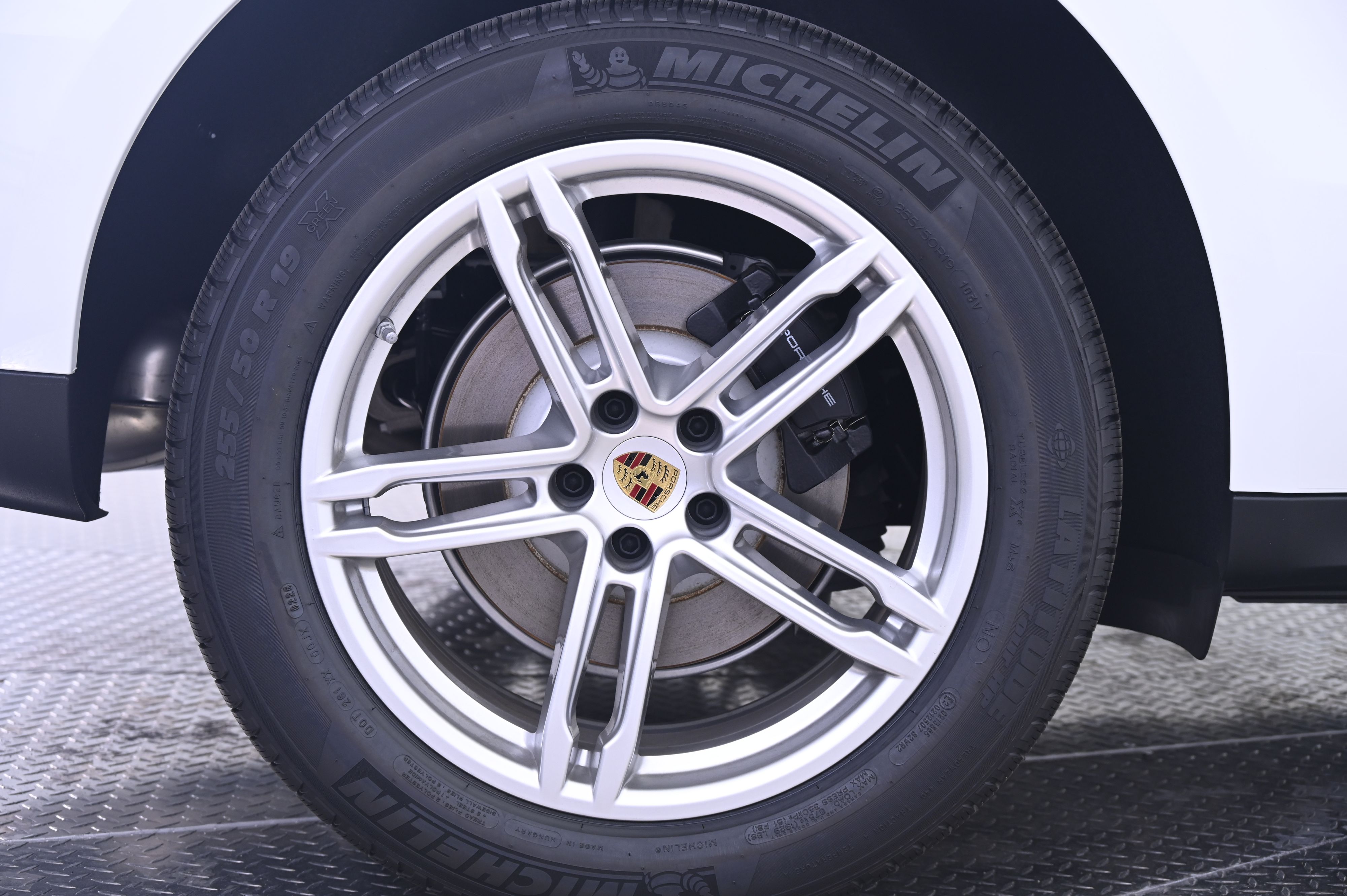 Thumbnail: 2026 Porsche Macan - 13