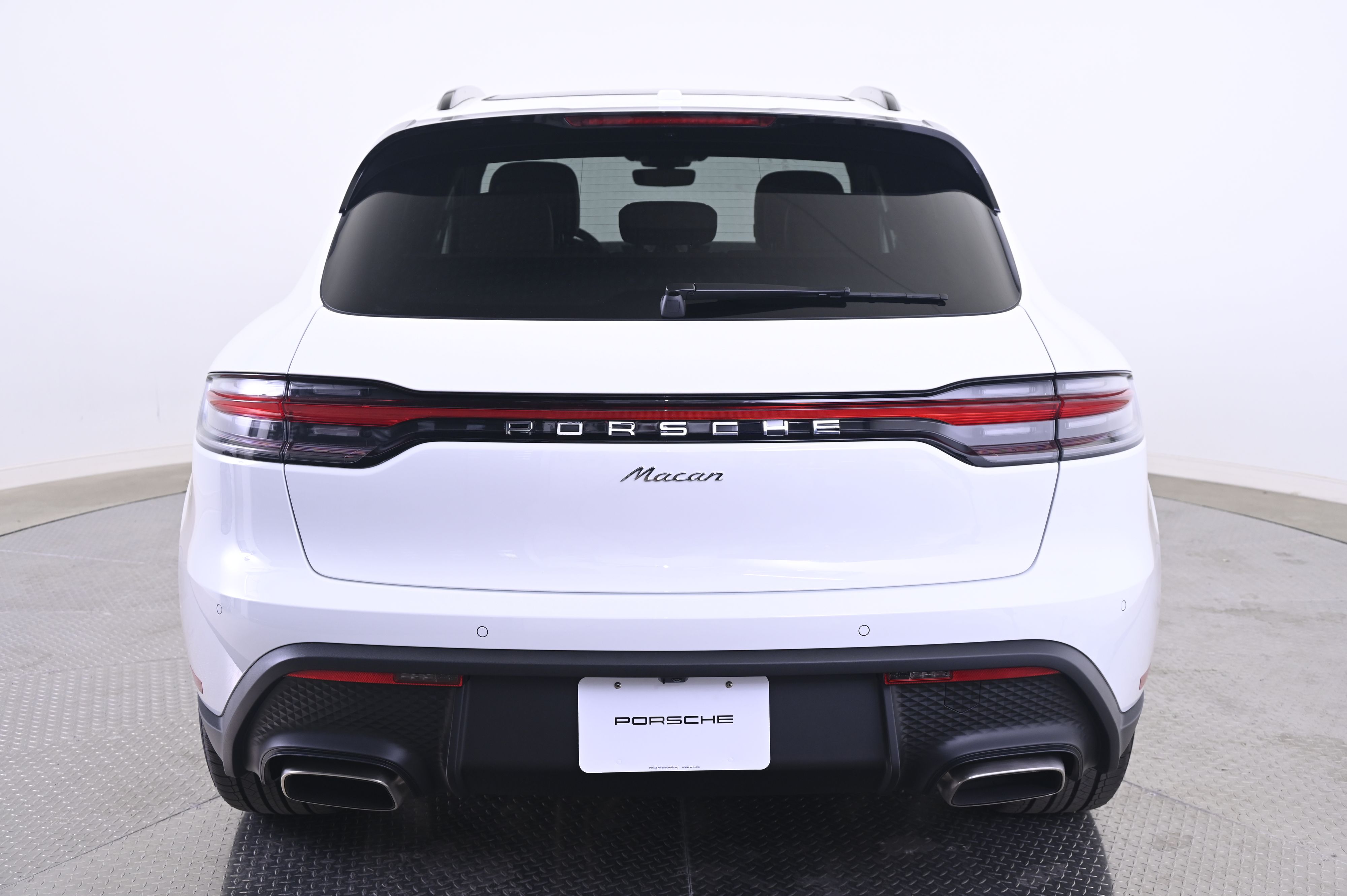 Thumbnail: 2026 Porsche Macan - 6