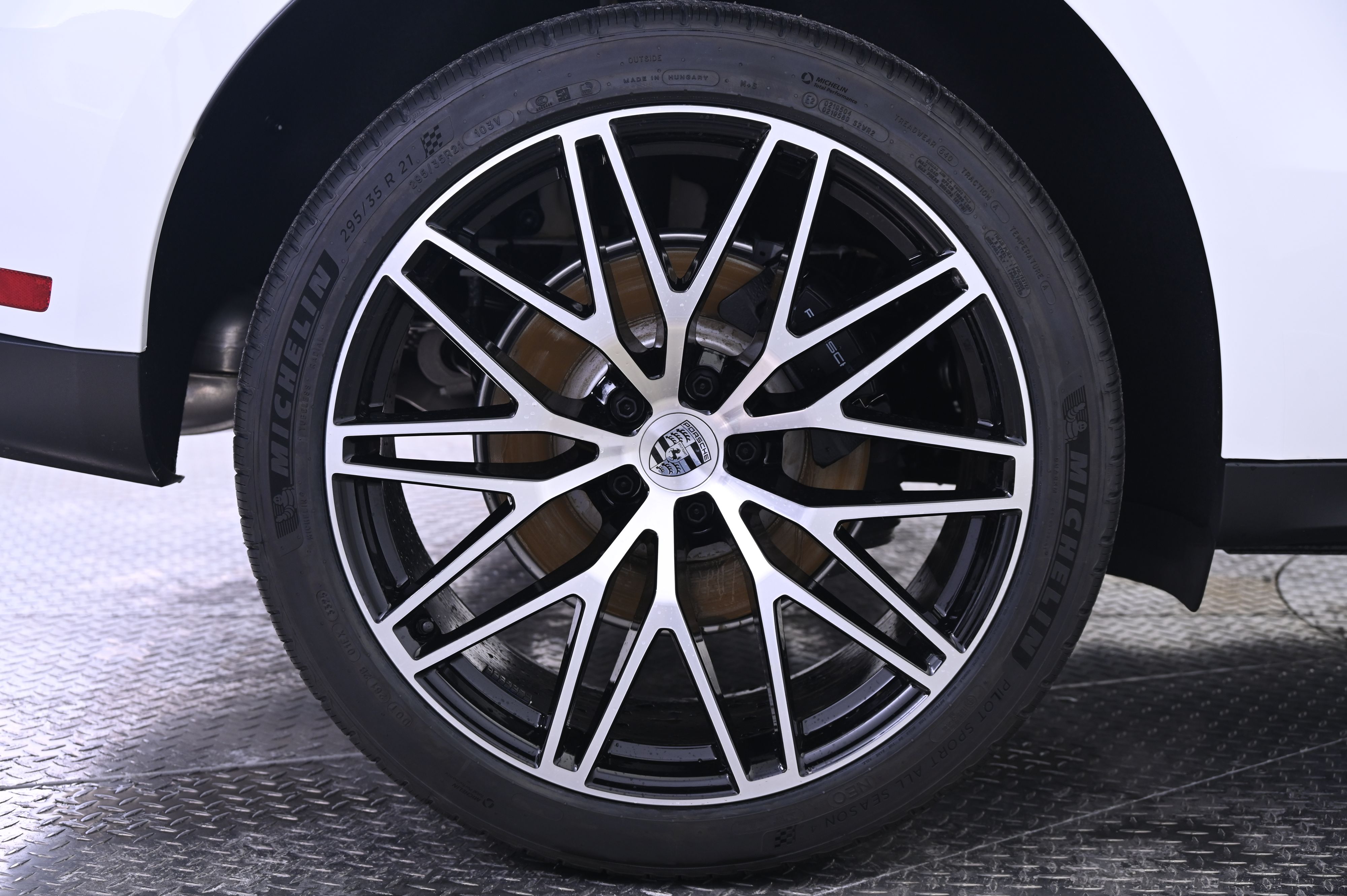 Thumbnail: 2026 Porsche Macan - 13