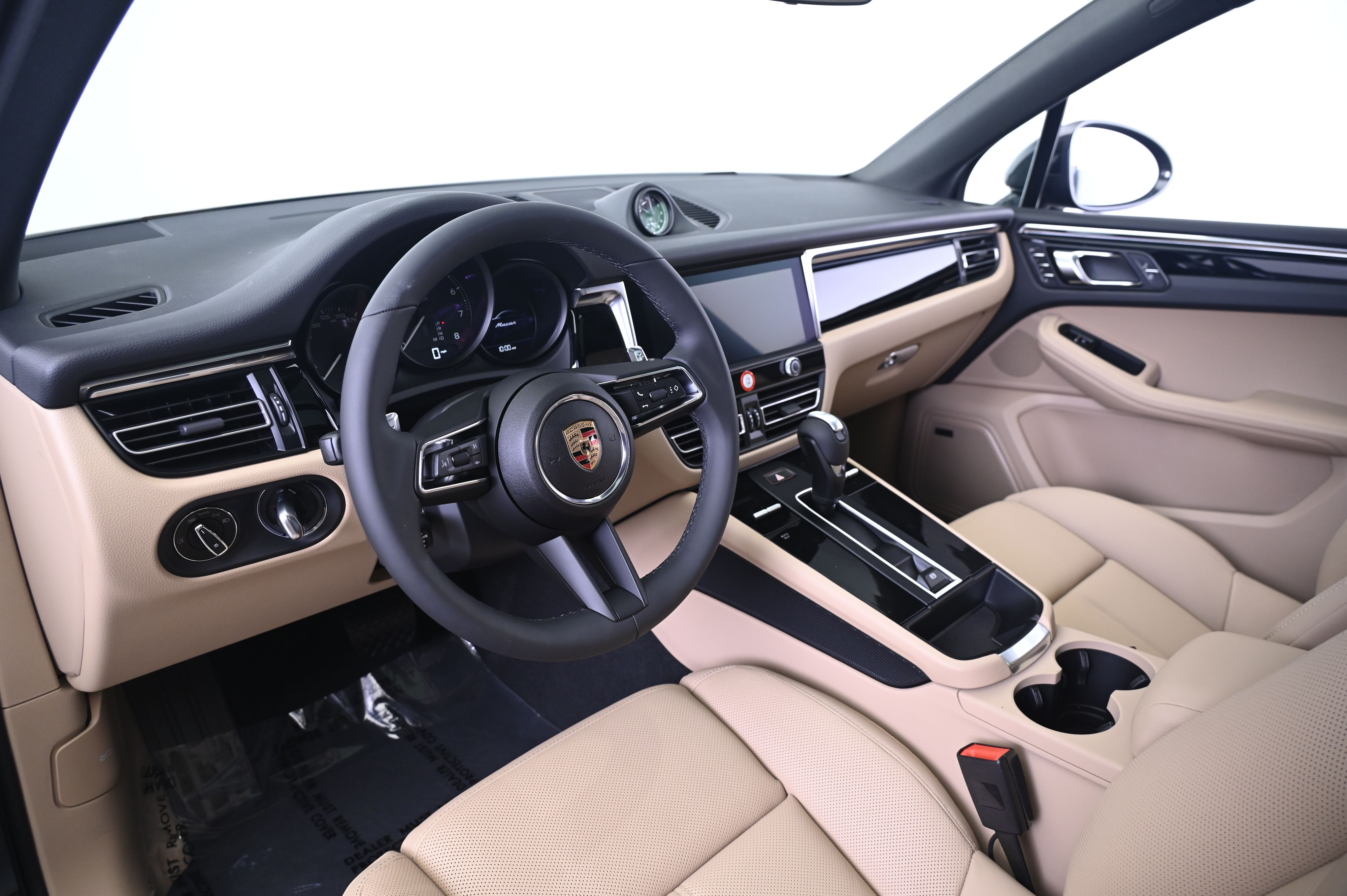 Thumbnail: 2025 Porsche Macan - 28