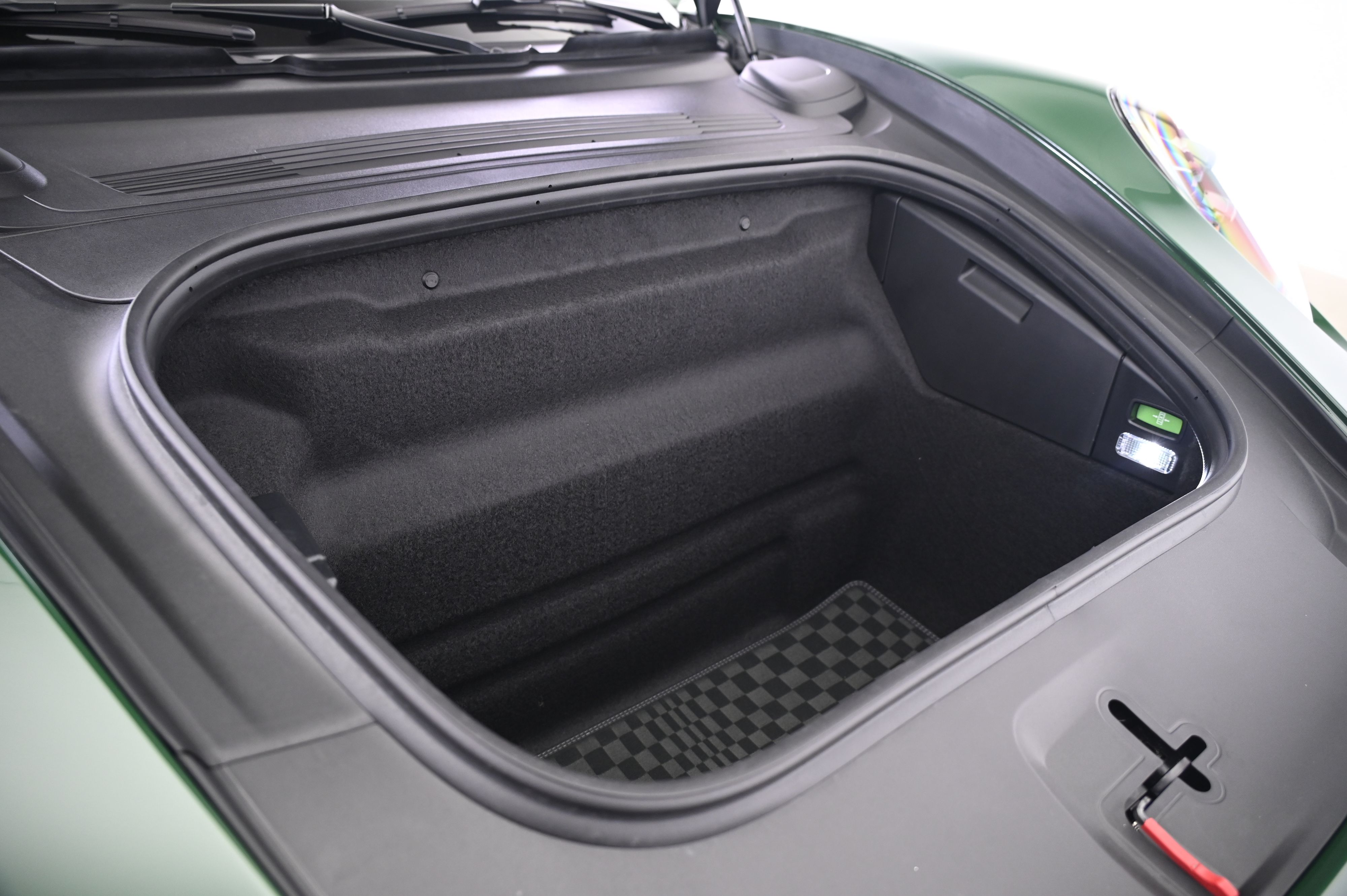 Thumbnail: 2026 Porsche 911 - 21