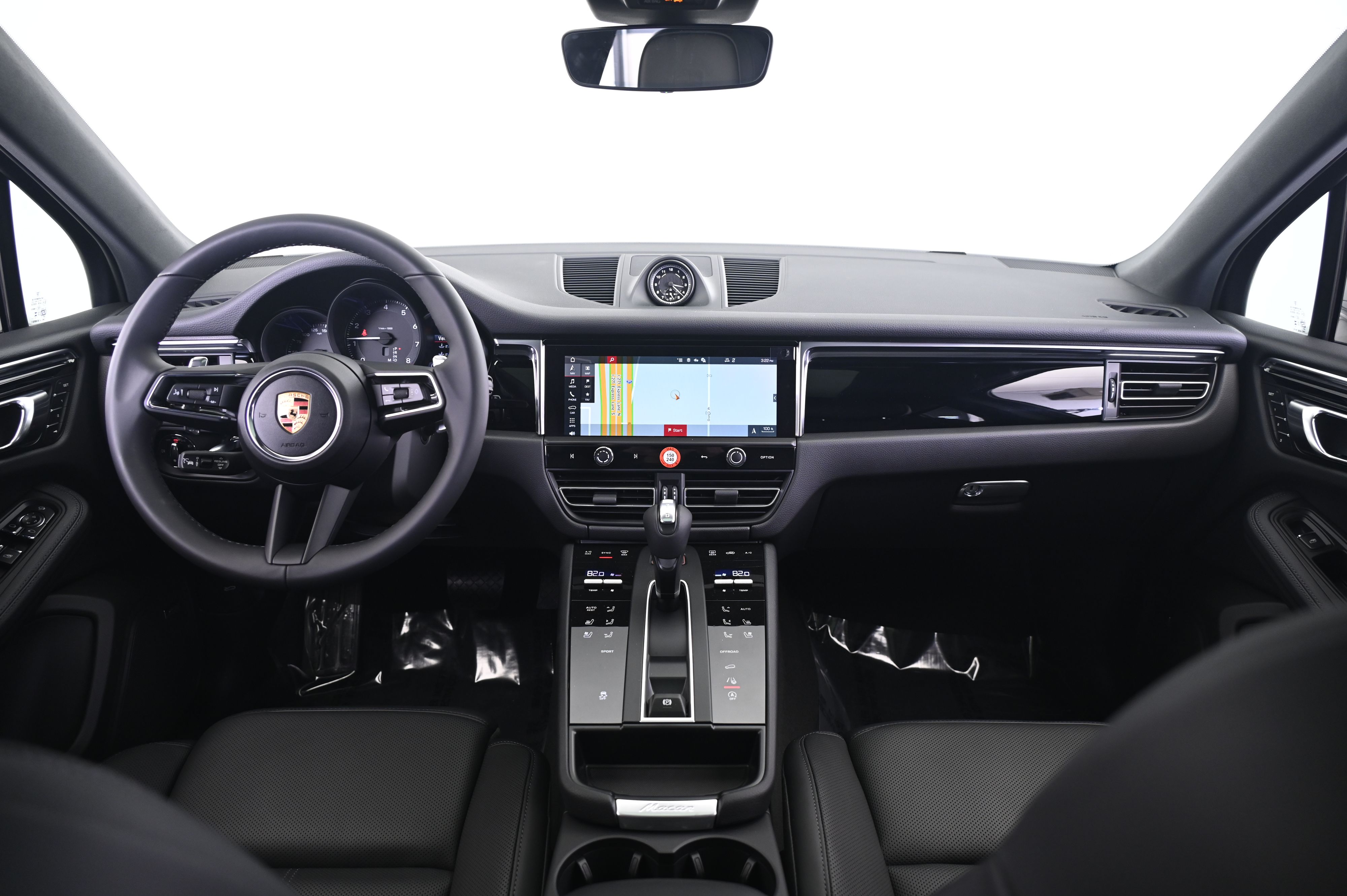 Thumbnail: 2026 Porsche Macan - 30