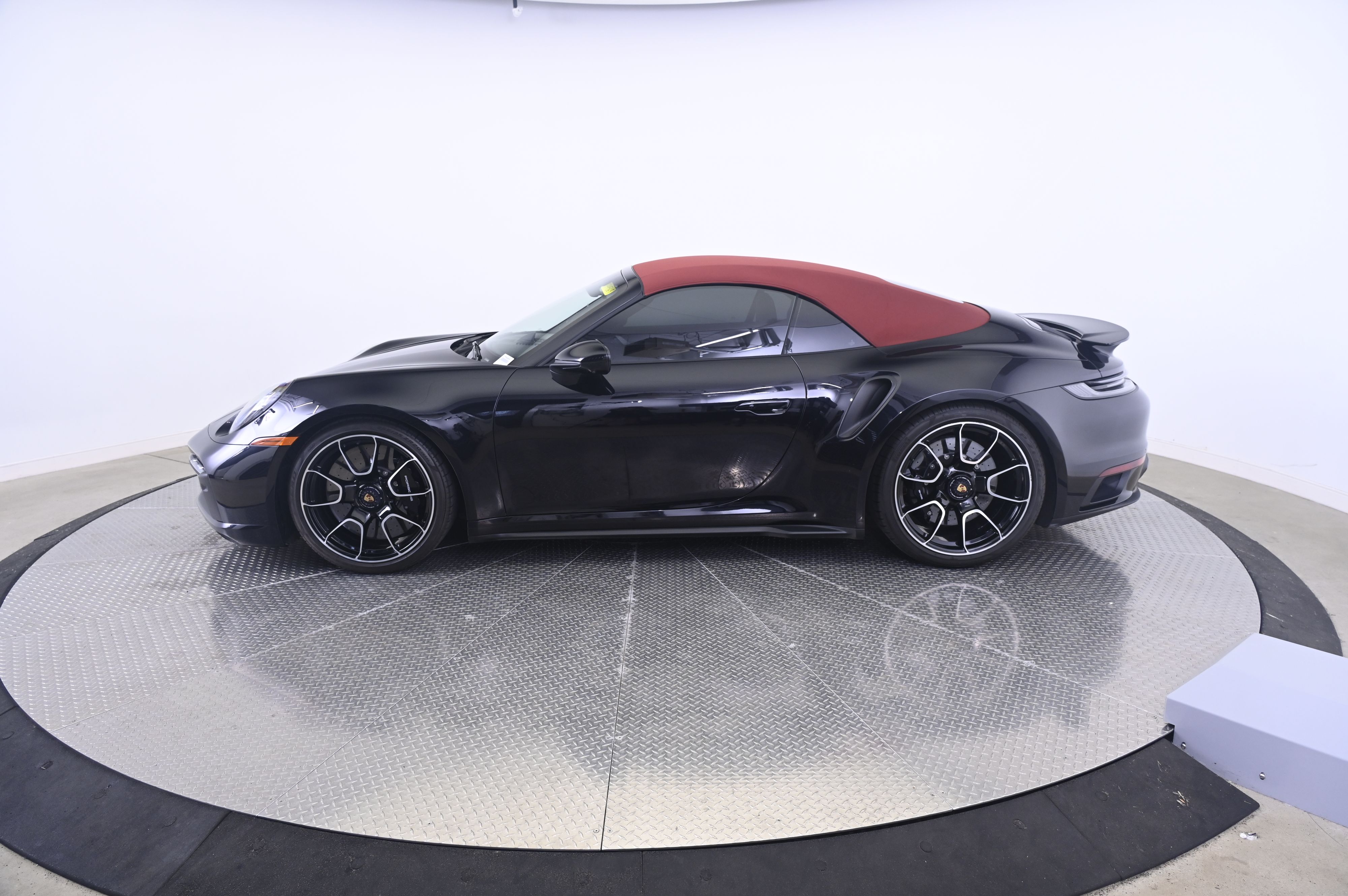 Thumbnail: 2021 Porsche 911 - 12