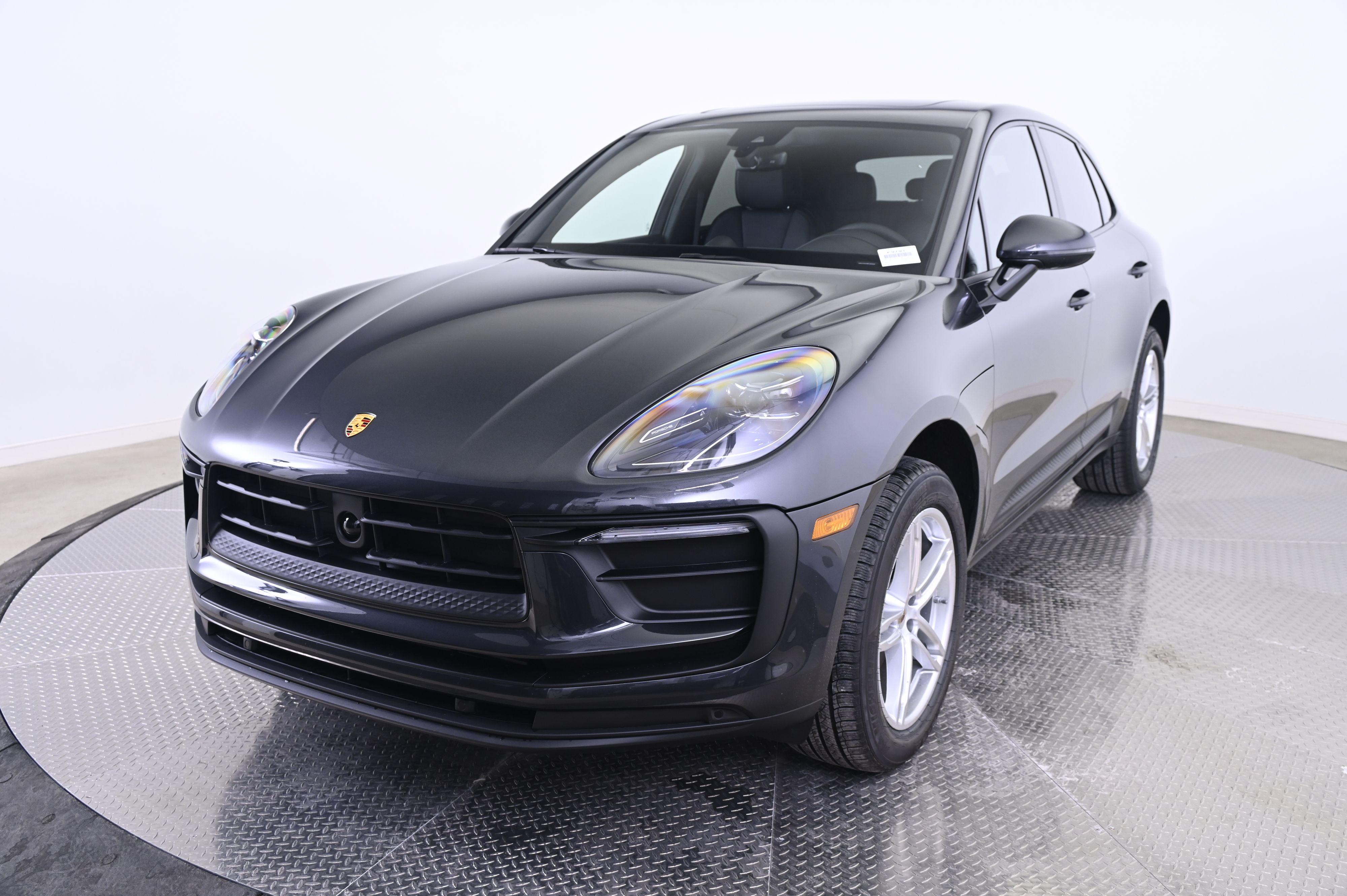 Thumbnail: 2026 Porsche Macan - 1