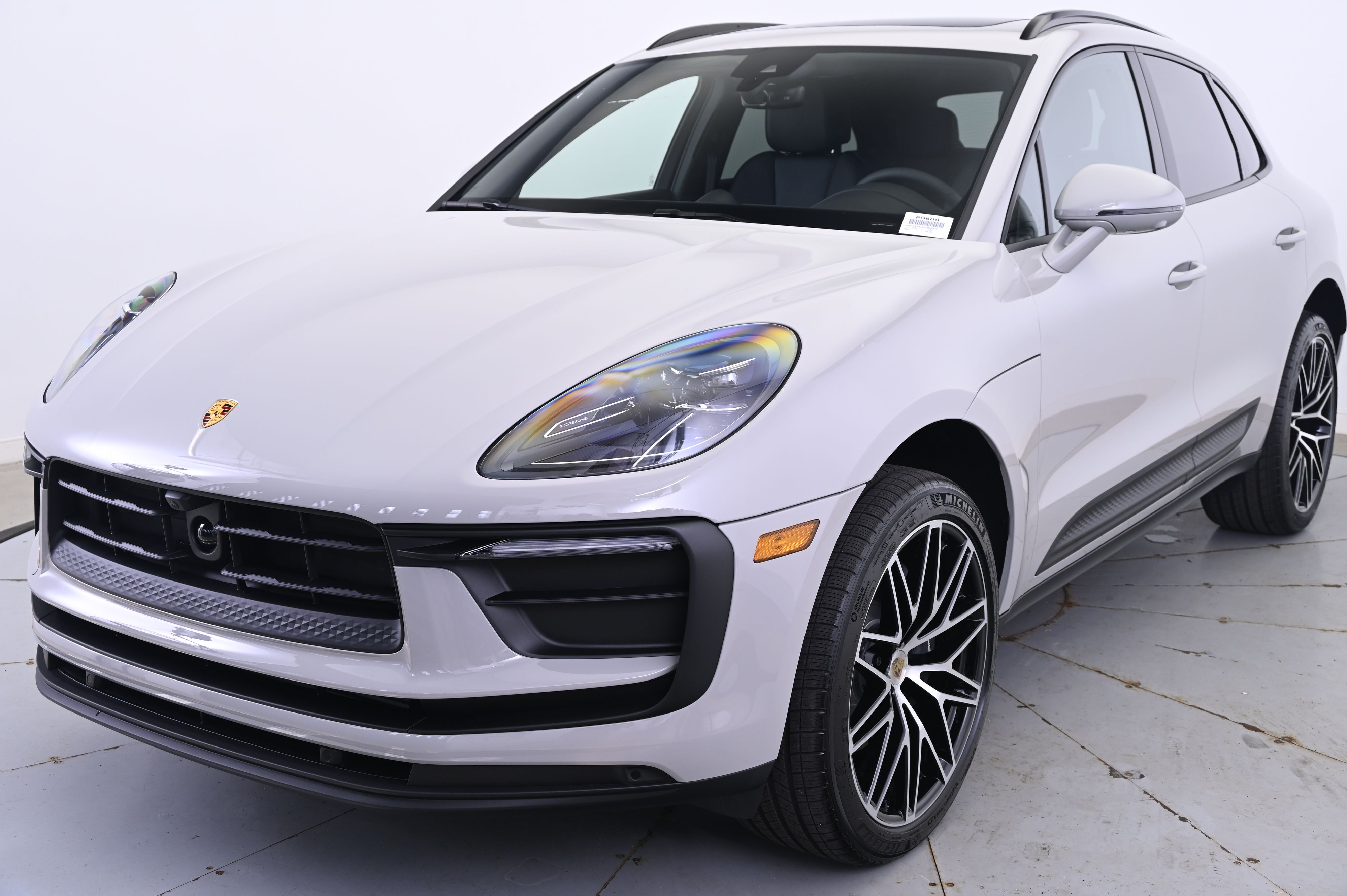 Thumbnail: 2026 Porsche Macan - 1
