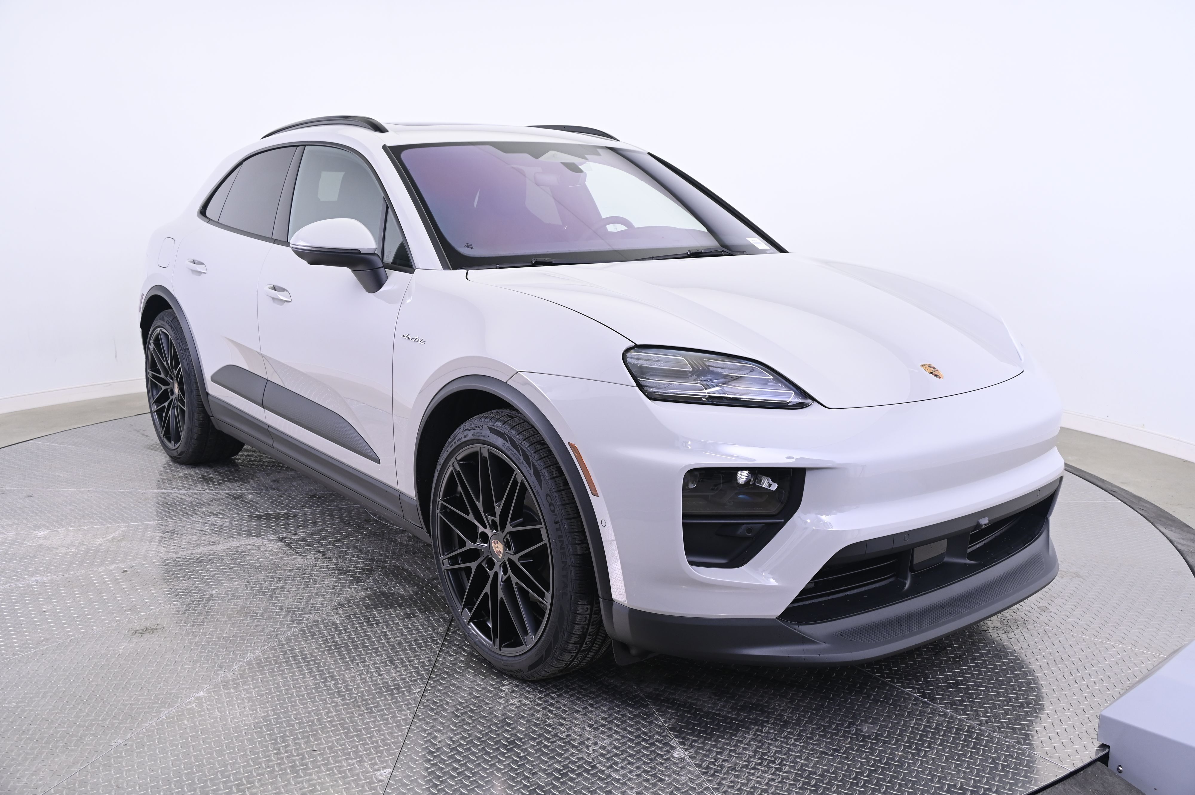 Thumbnail: 2026 Porsche Macan - 9