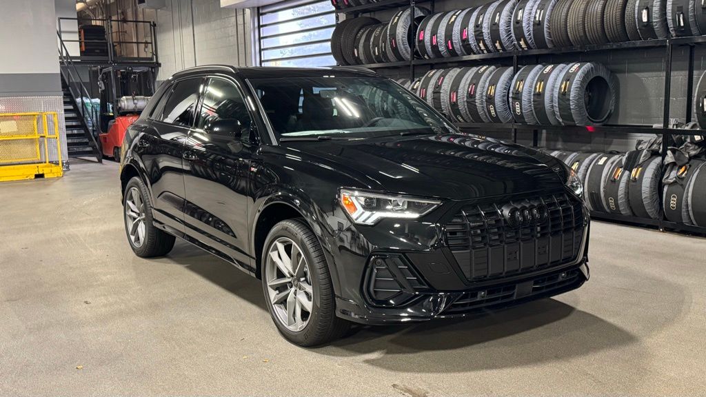 Thumbnail: 2025 Audi Q3 - 3