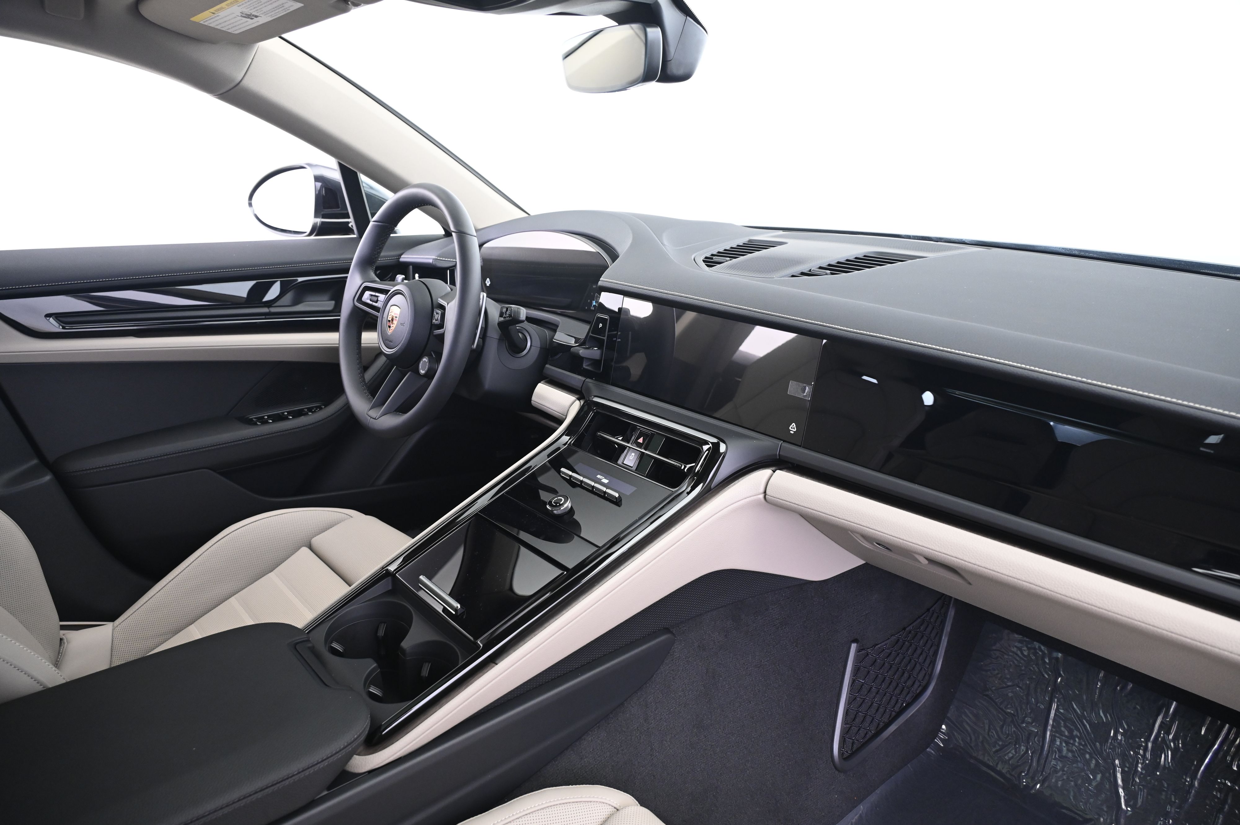 Thumbnail: 2026 Porsche Panamera - 22