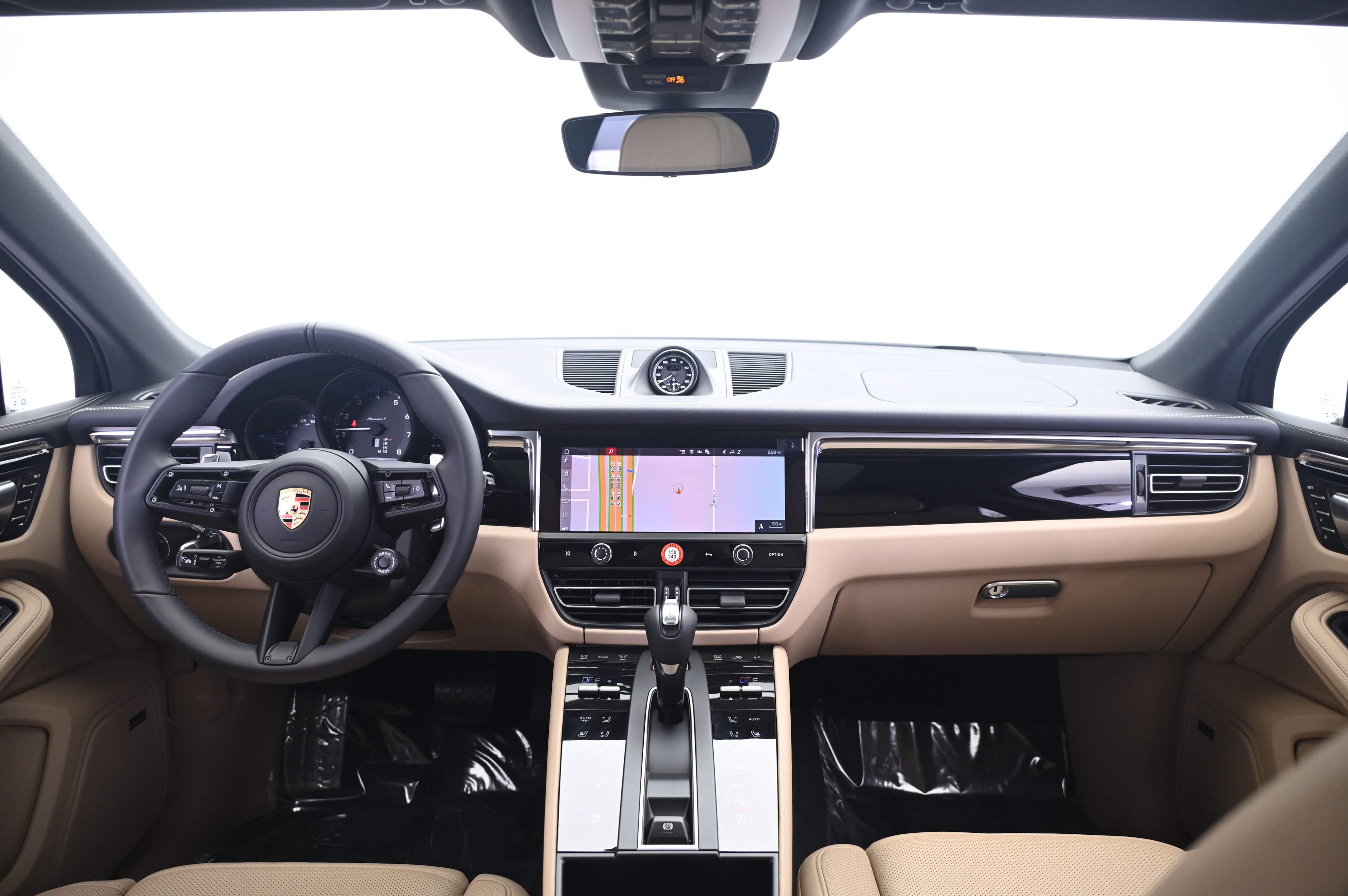 Thumbnail: 2026 Porsche Macan - 31