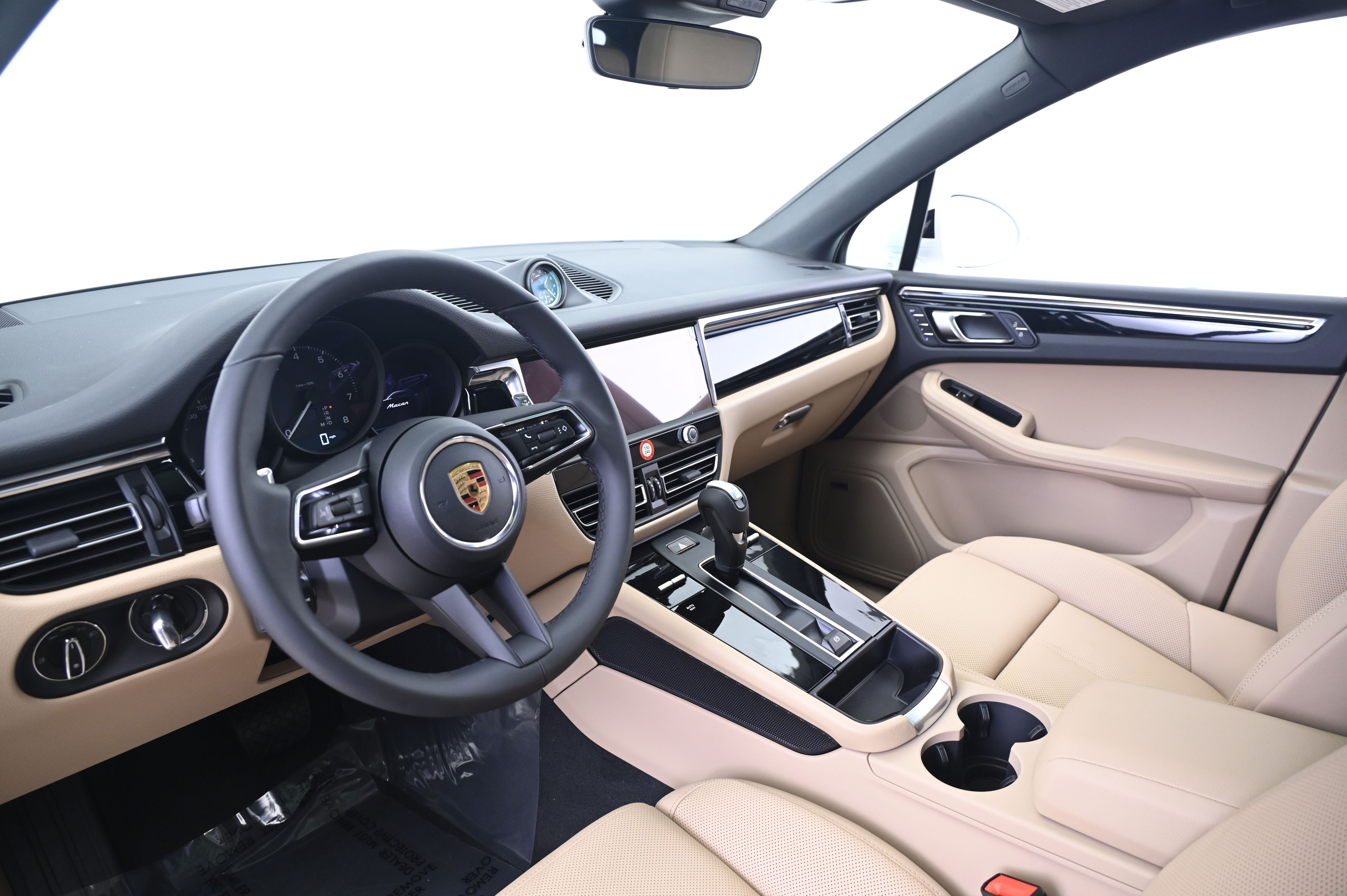 Thumbnail: 2026 Porsche Macan - 28